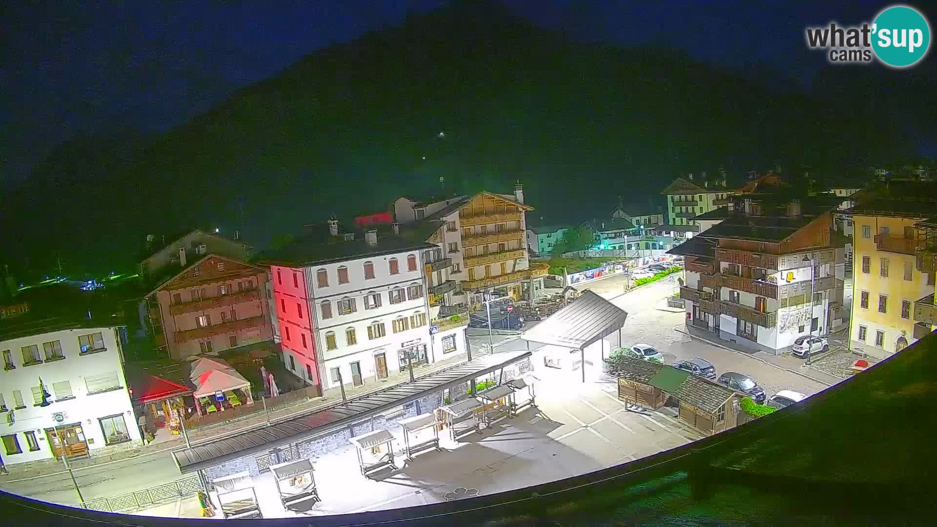 Plaza principal de Forni di Sopra