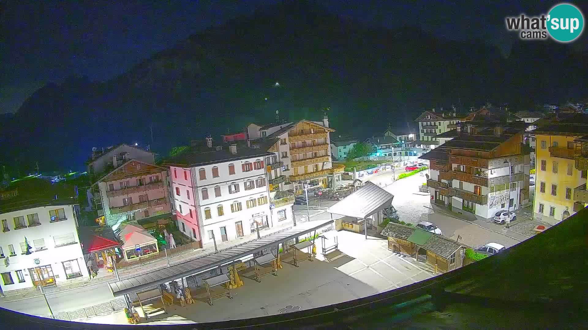 Plaza principal de Forni di Sopra