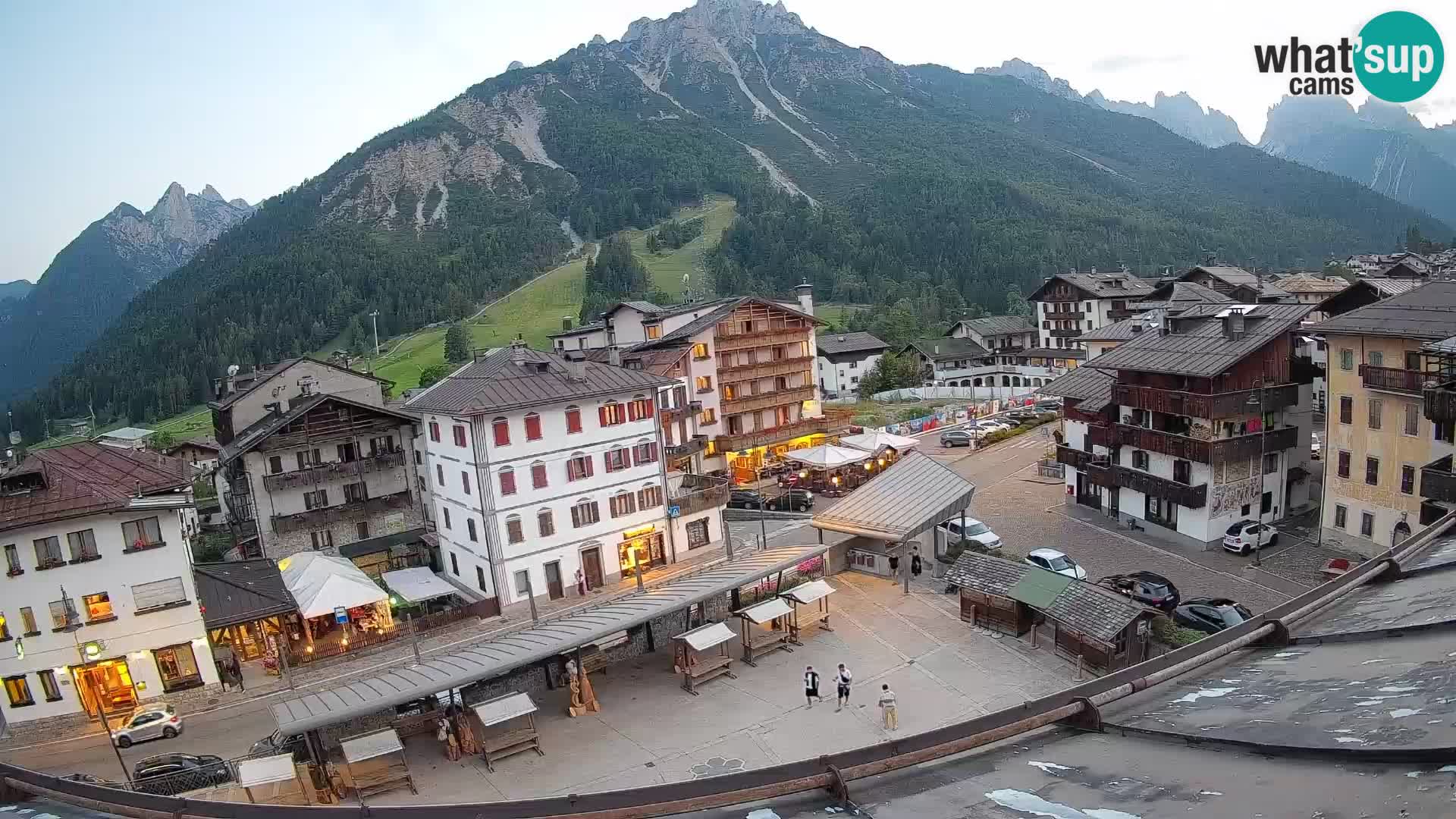 Piazza centrale di Forni di Sopra