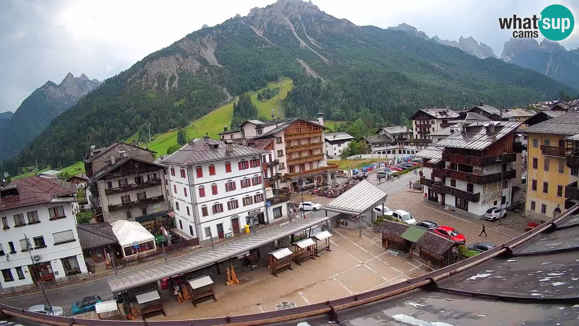 Hauptplatz von Forni di Sopra