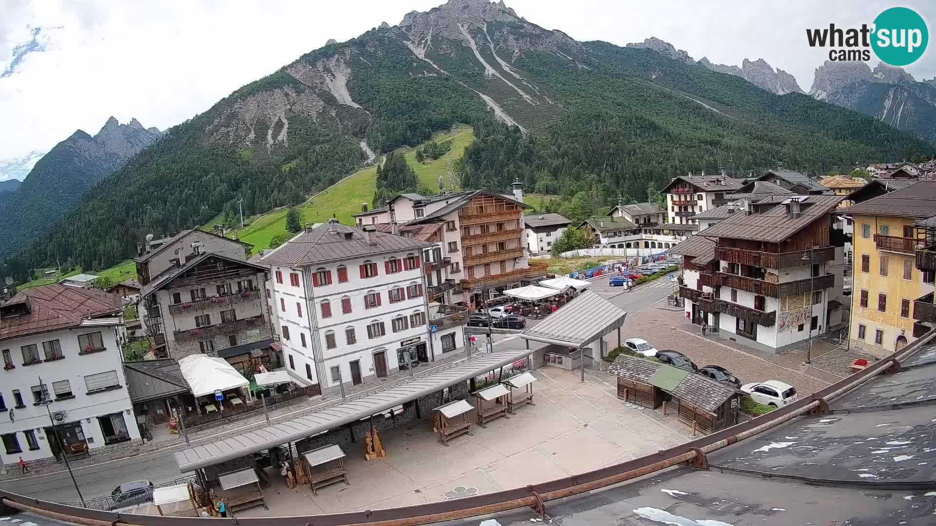 Plaza principal de Forni di Sopra