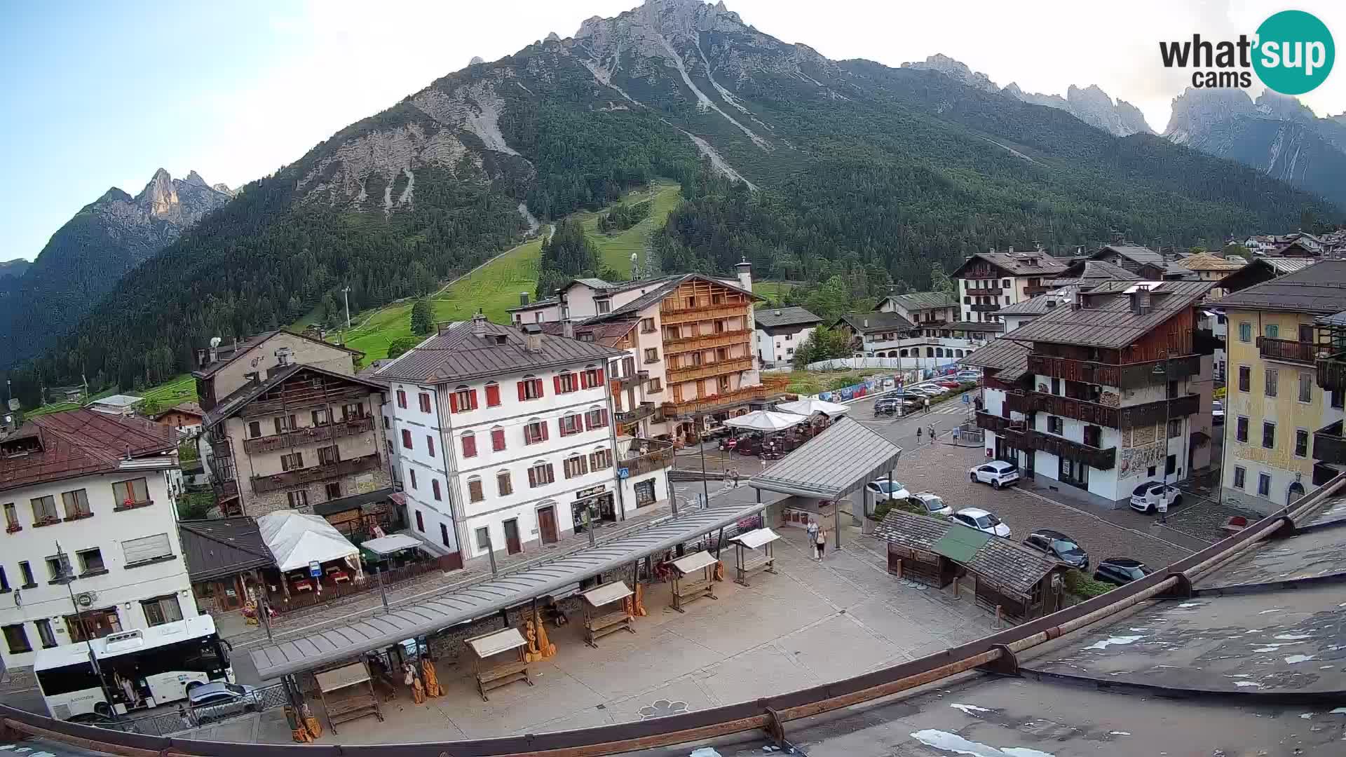 Plaza principal de Forni di Sopra