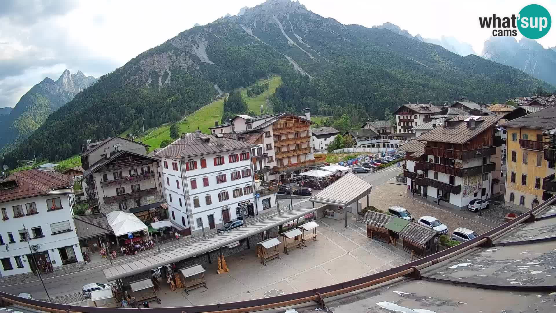 Piazza centrale di Forni di Sopra
