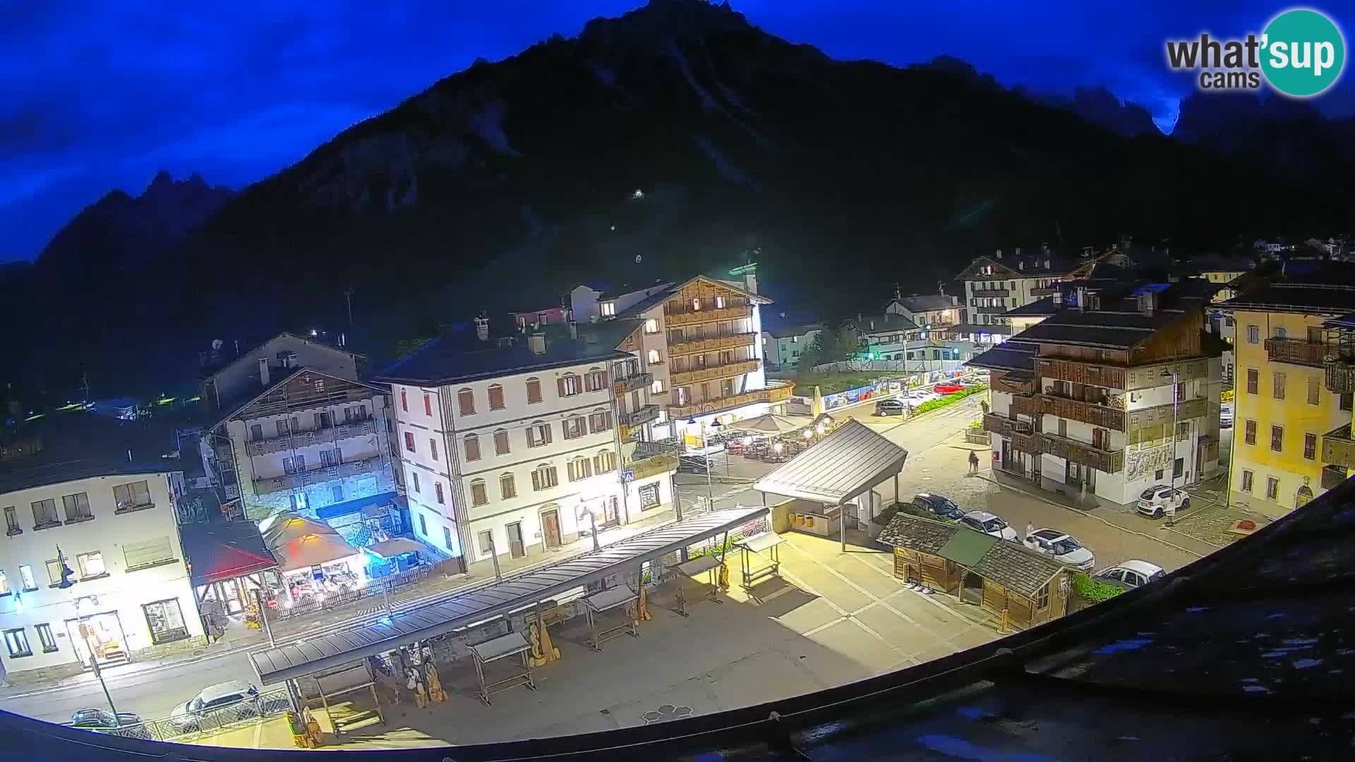 Piazza centrale di Forni di Sopra