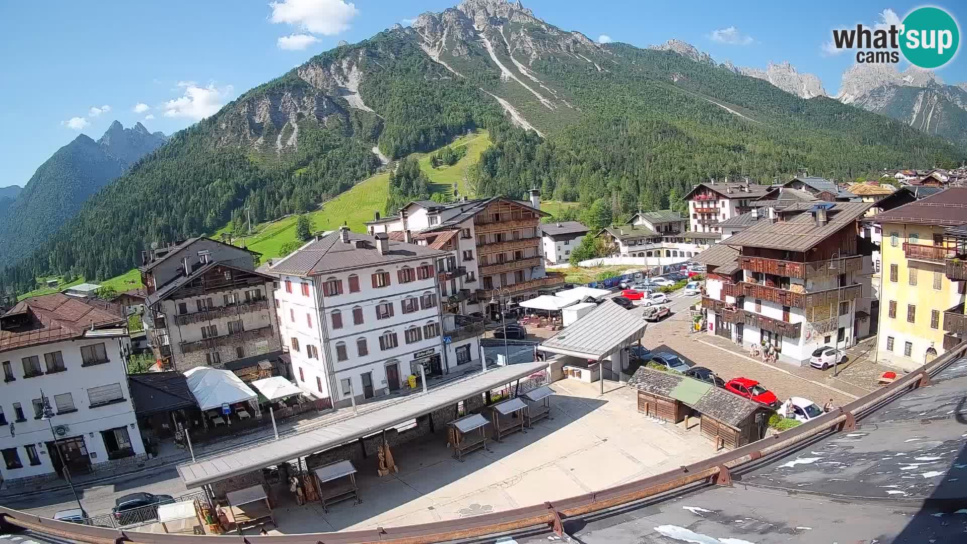 Piazza centrale di Forni di Sopra