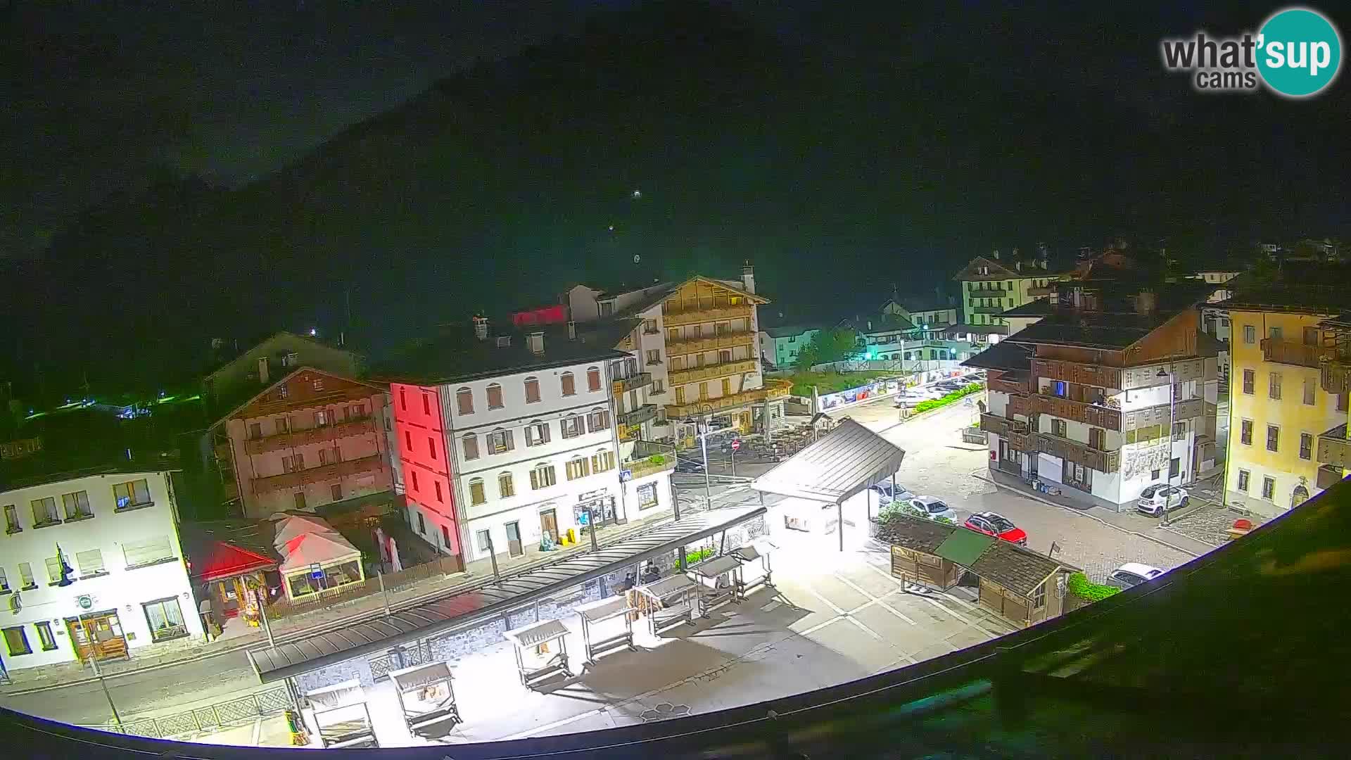 Piazza centrale di Forni di Sopra