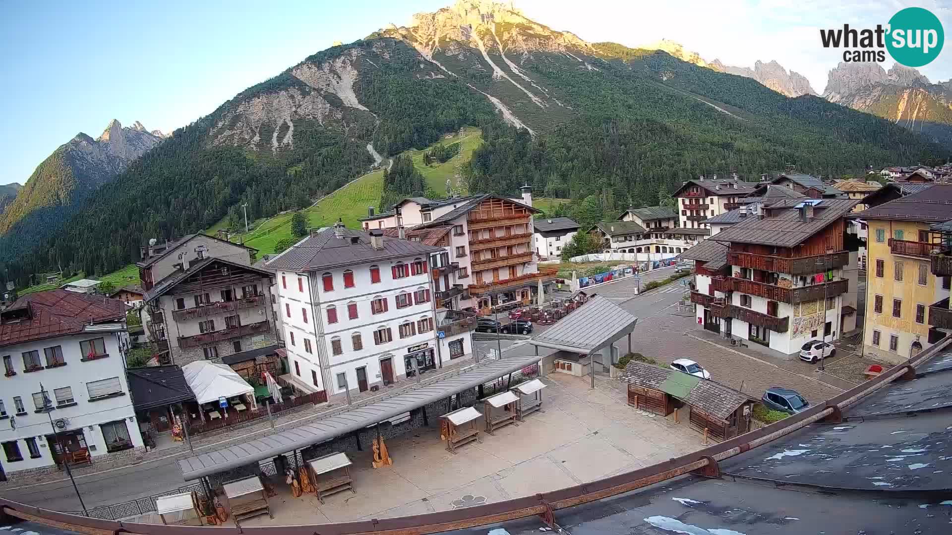 Piazza centrale di Forni di Sopra