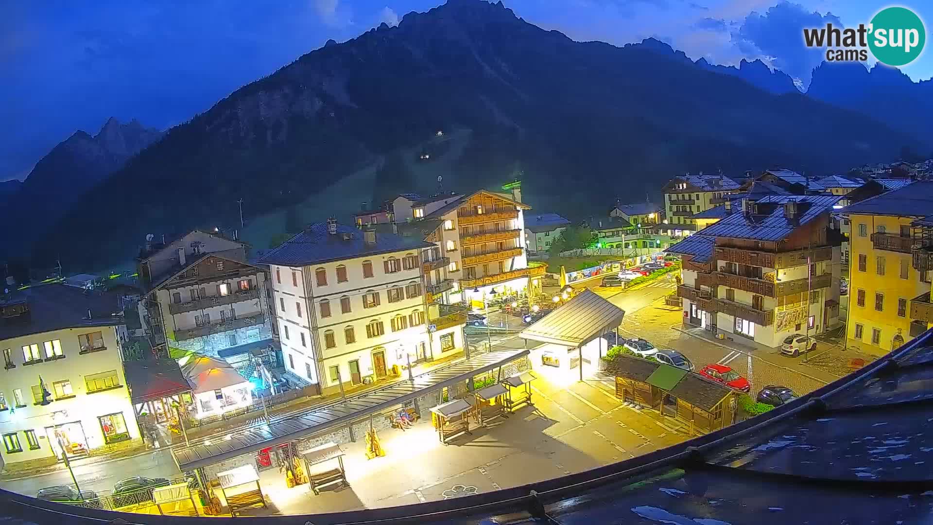 Piazza centrale di Forni di Sopra