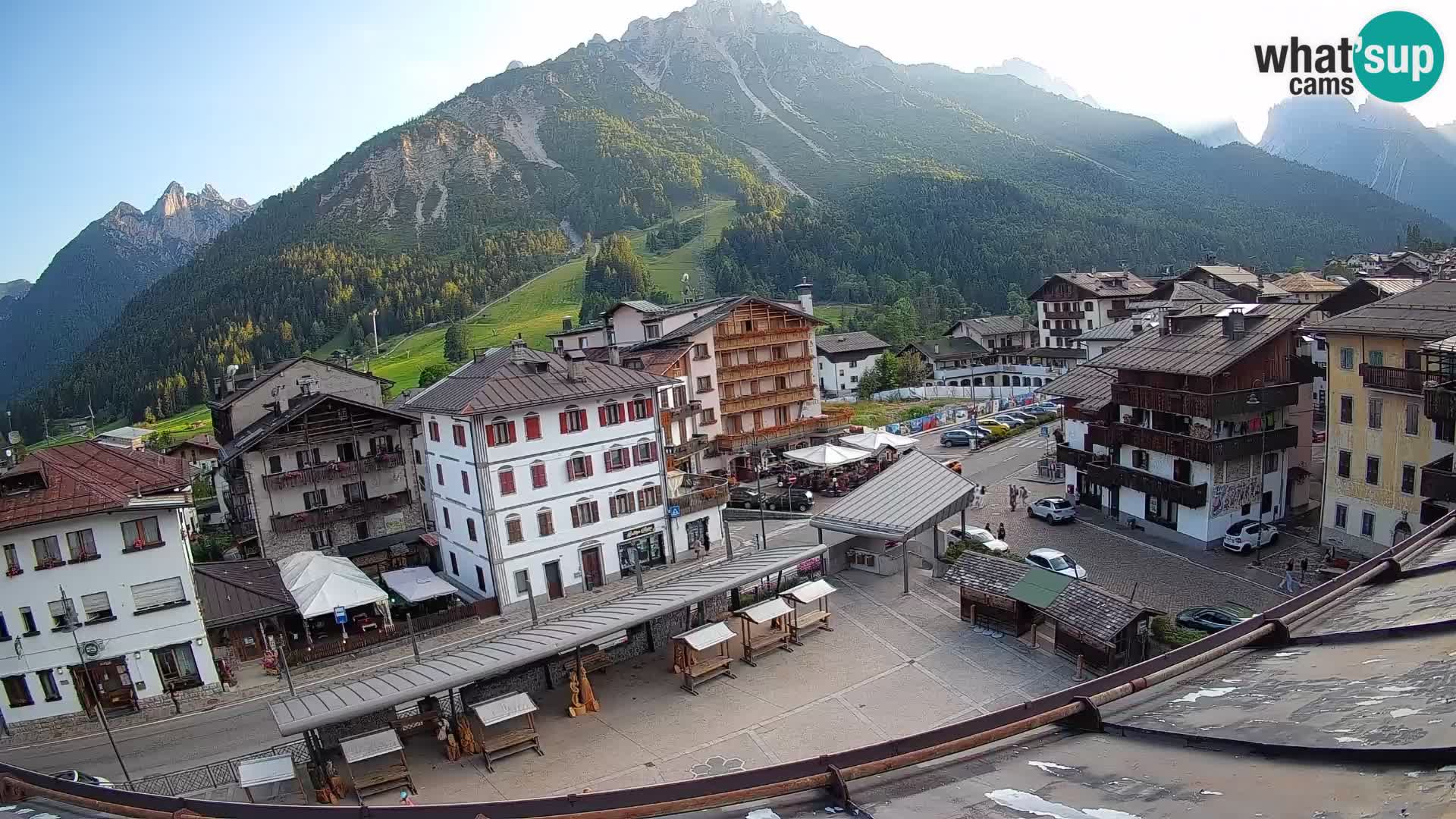 Piazza centrale di Forni di Sopra