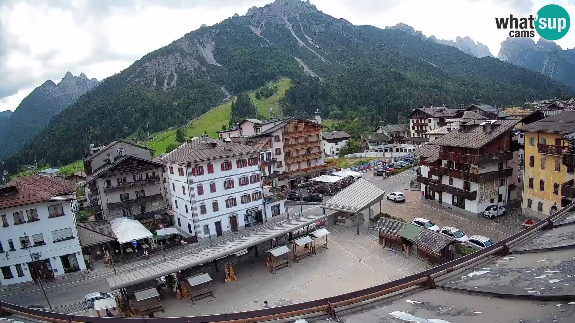 Piazza centrale di Forni di Sopra