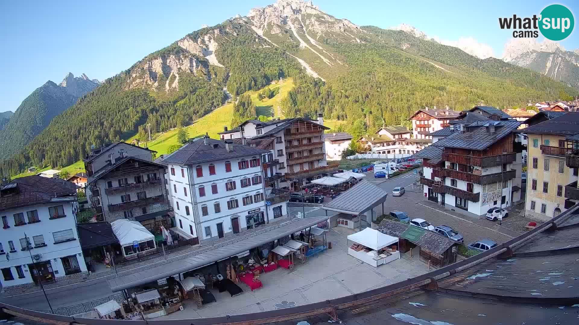 Piazza centrale di Forni di Sopra