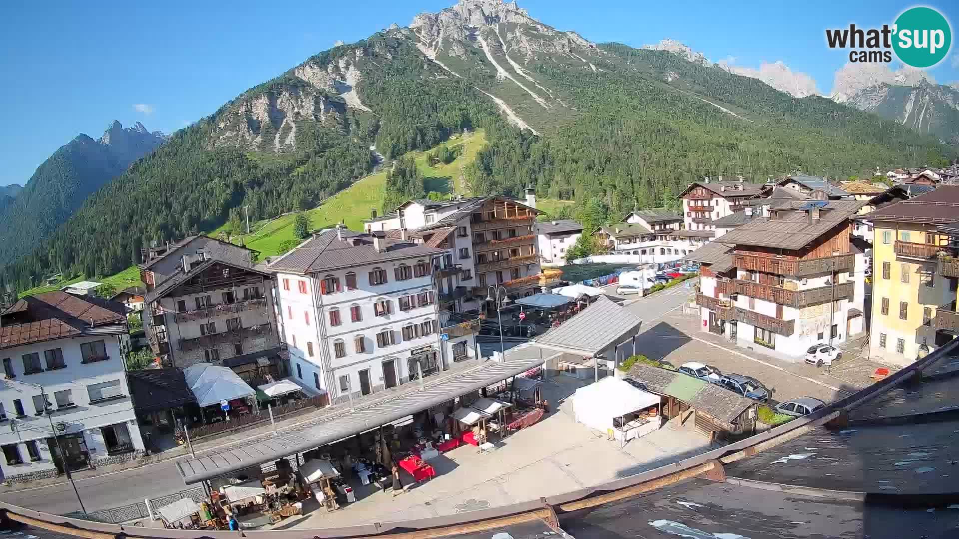 Piazza centrale di Forni di Sopra