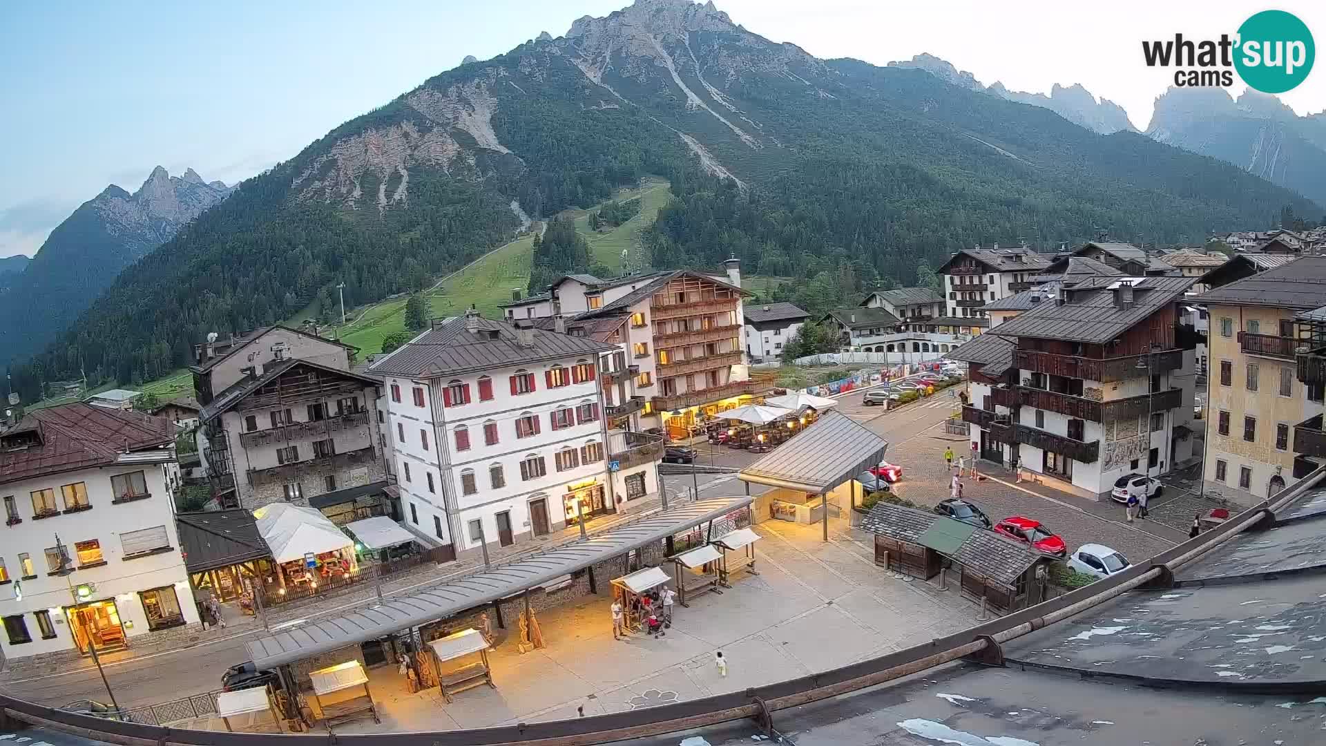 Plaza principal de Forni di Sopra