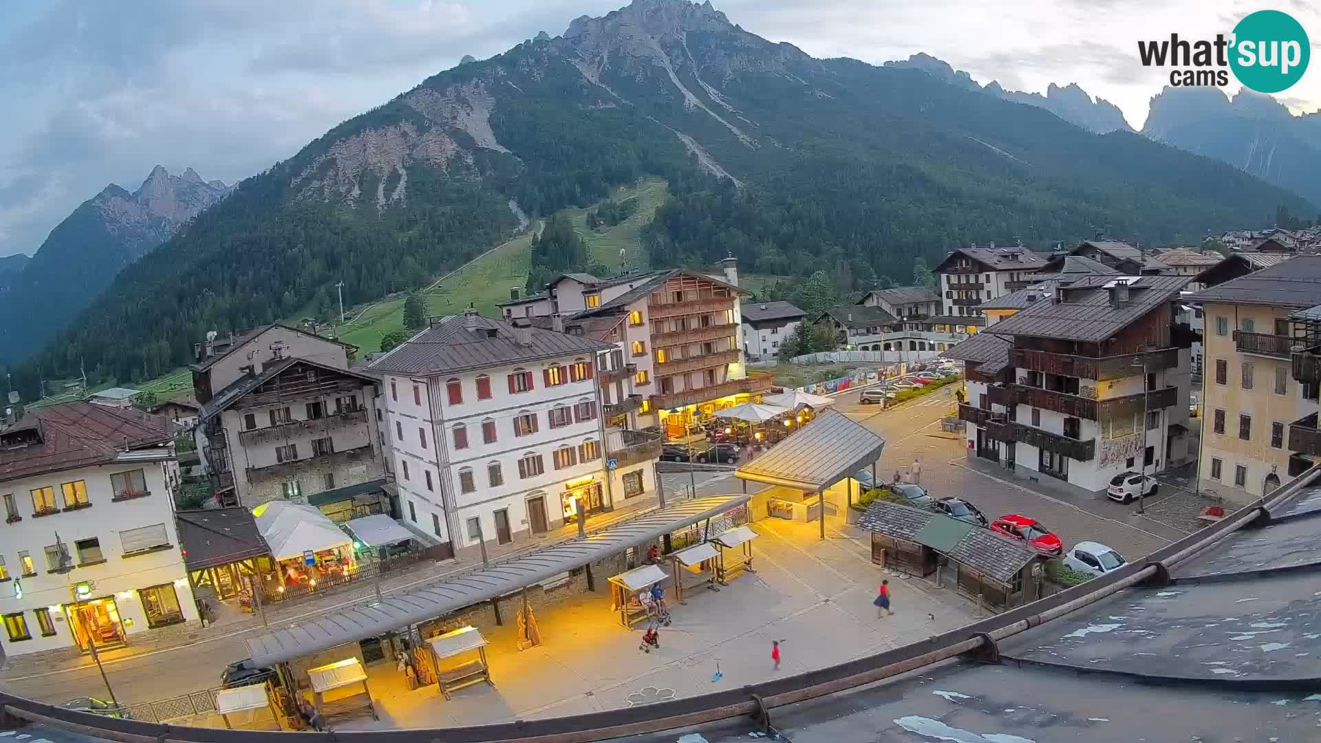 Plaza principal de Forni di Sopra