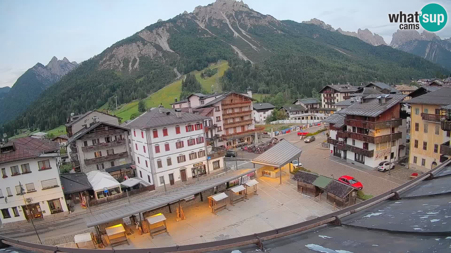 Piazza centrale di Forni di Sopra