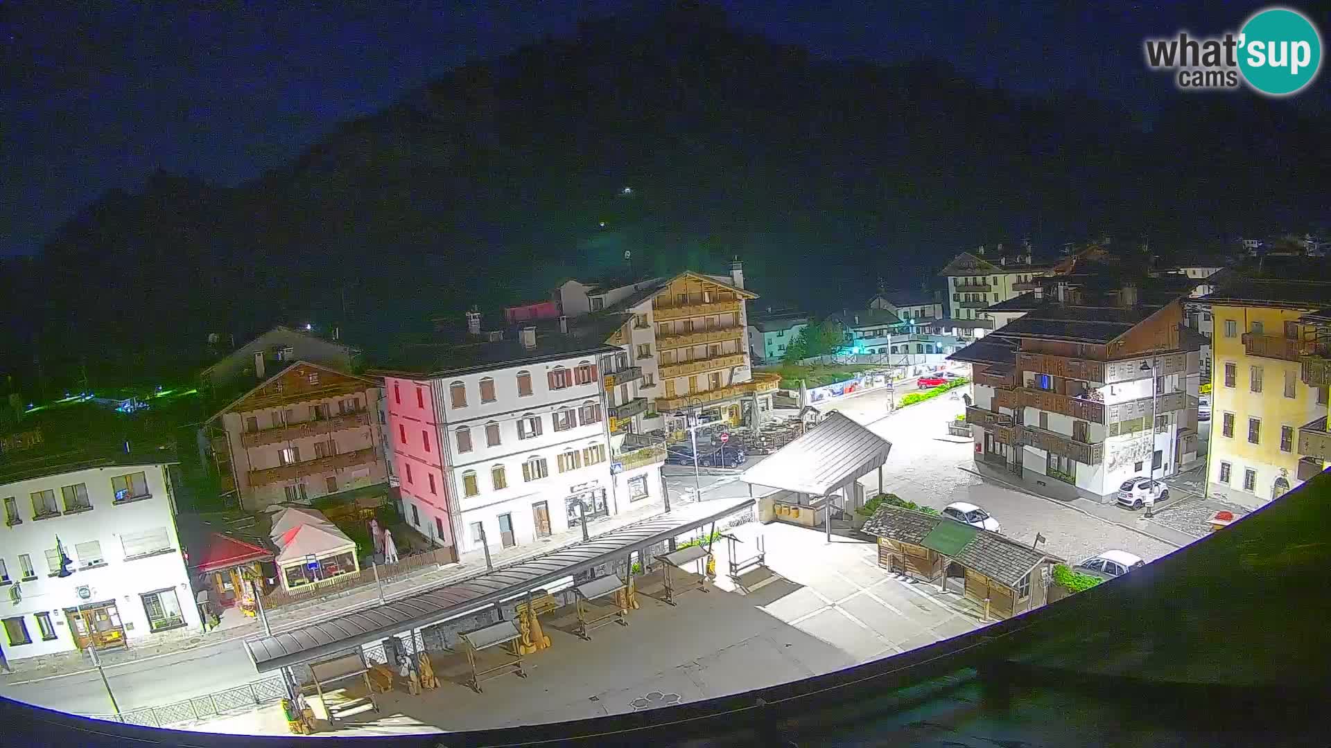 Piazza centrale di Forni di Sopra