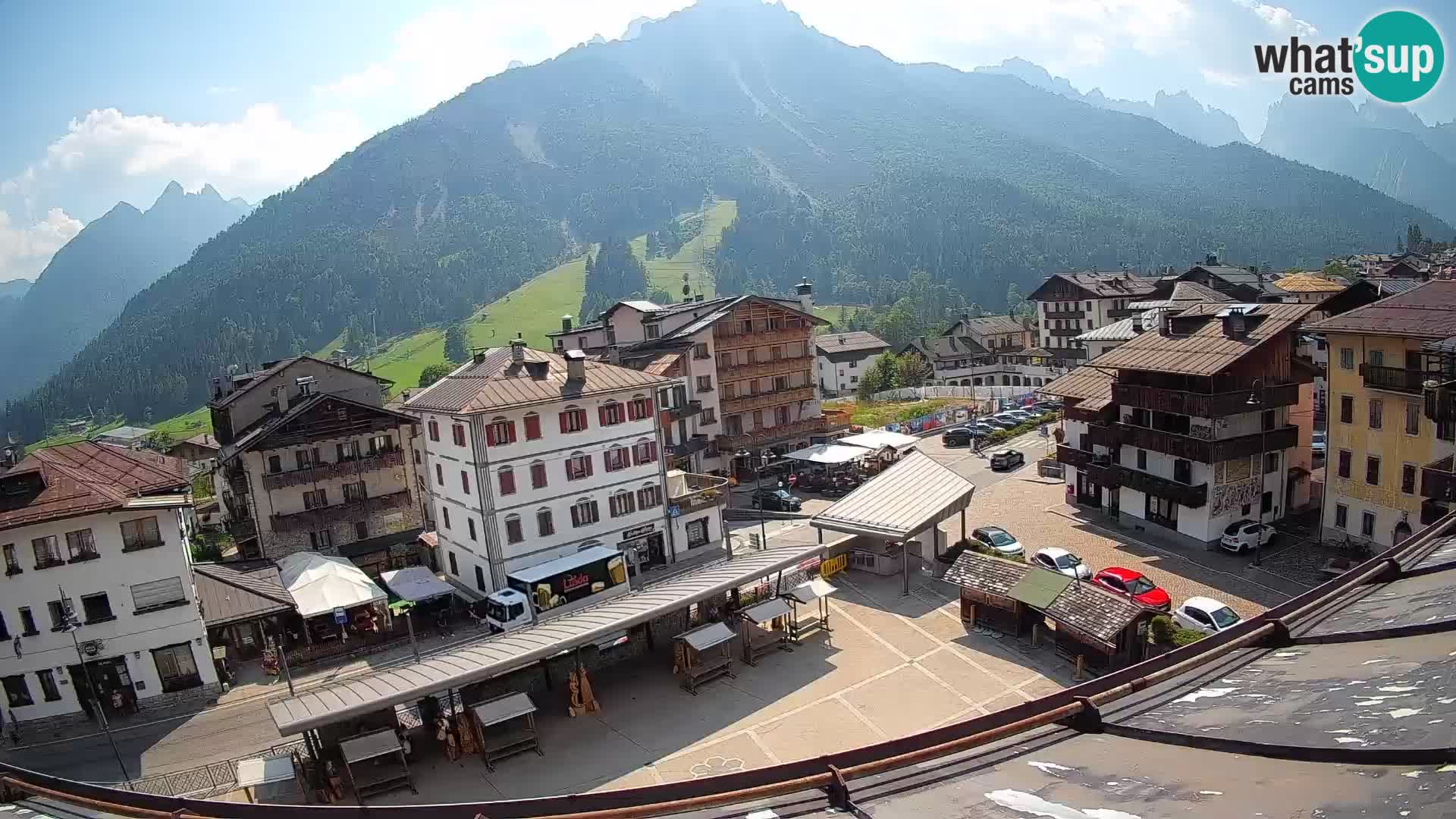 Piazza centrale di Forni di Sopra