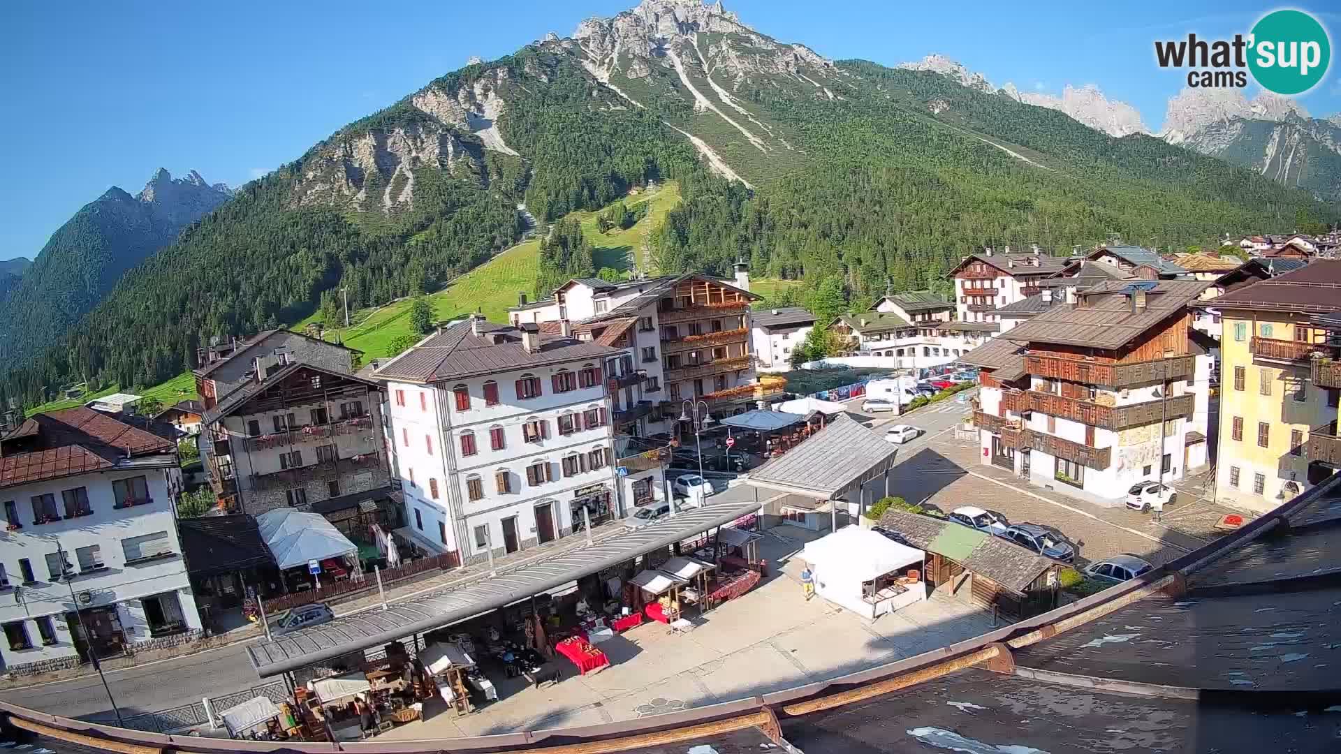 Plaza principal de Forni di Sopra