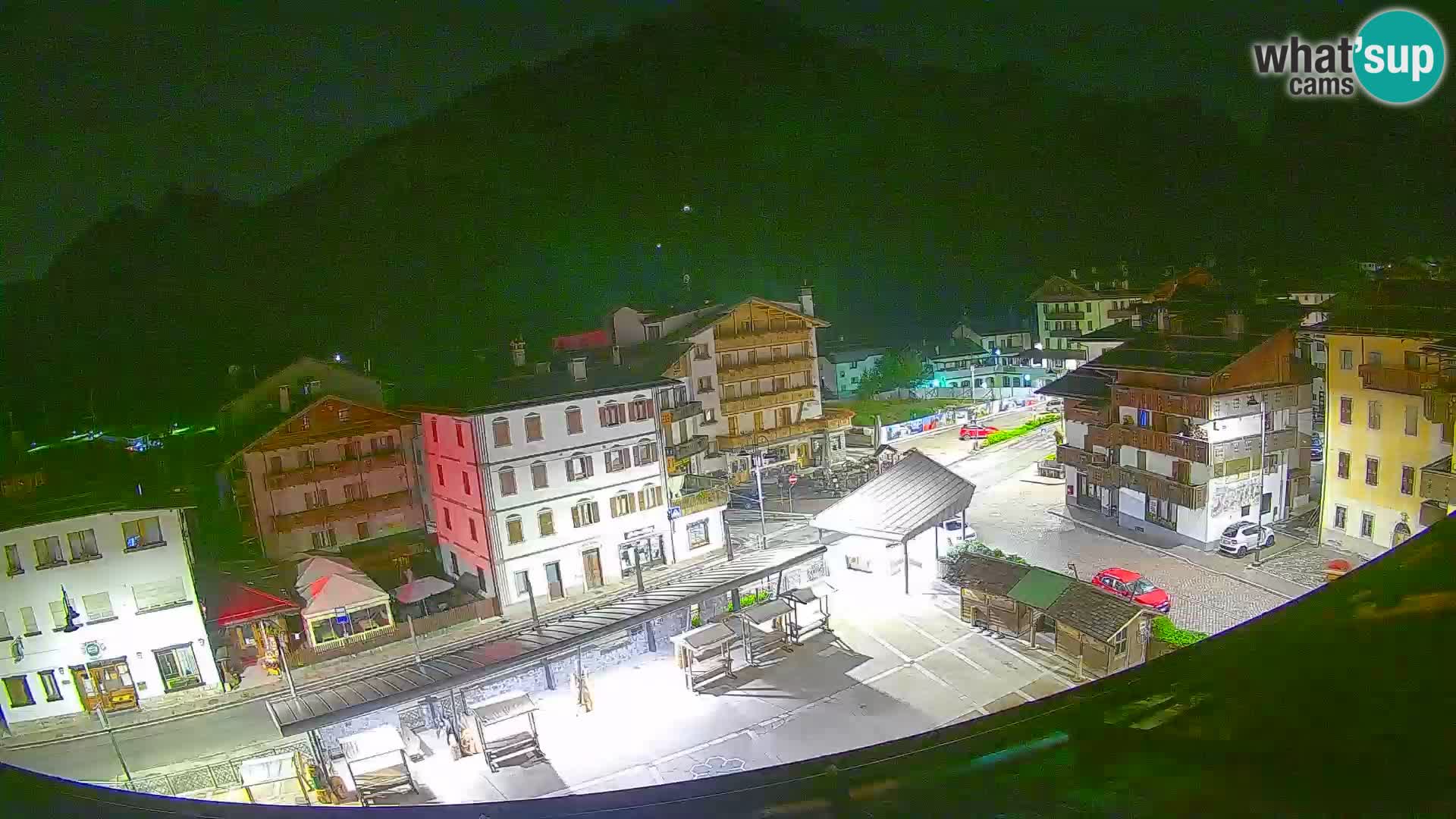 Plaza principal de Forni di Sopra