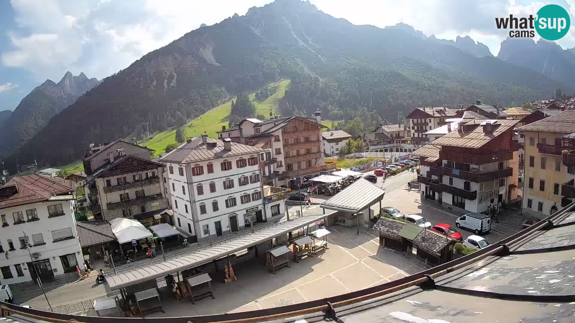Piazza centrale di Forni di Sopra