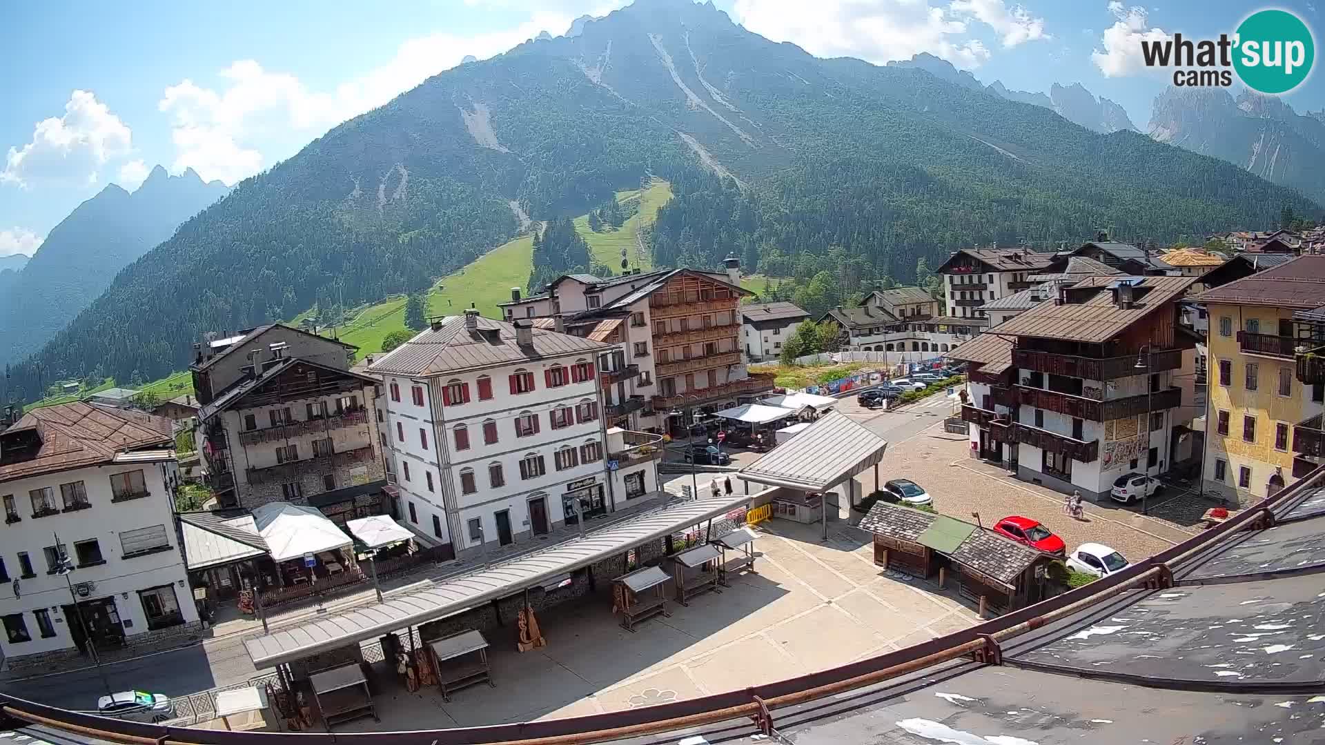 Plaza principal de Forni di Sopra