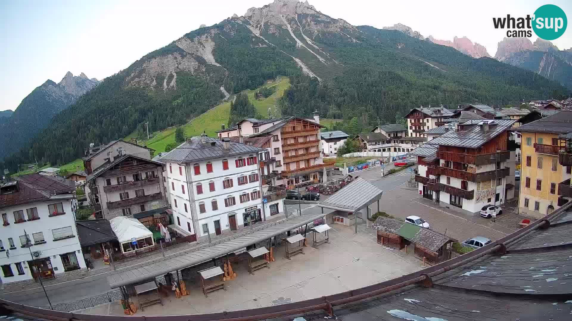 Hauptplatz von Forni di Sopra
