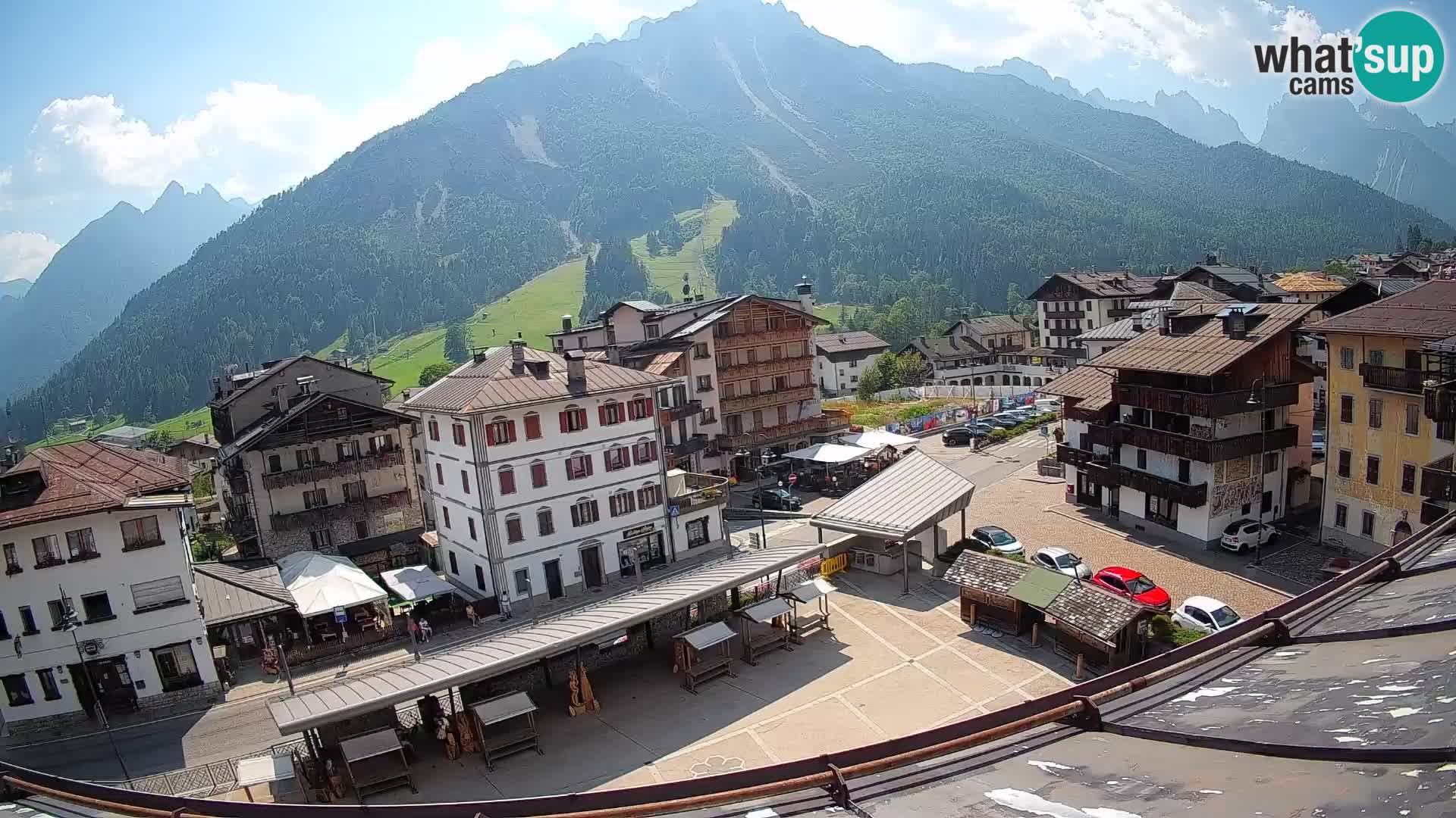 Piazza centrale di Forni di Sopra