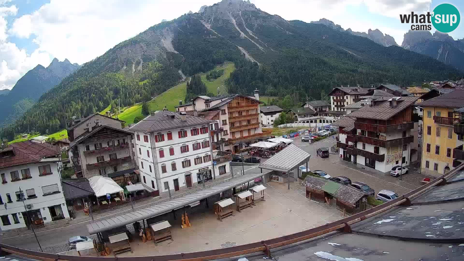 Plaza principal de Forni di Sopra