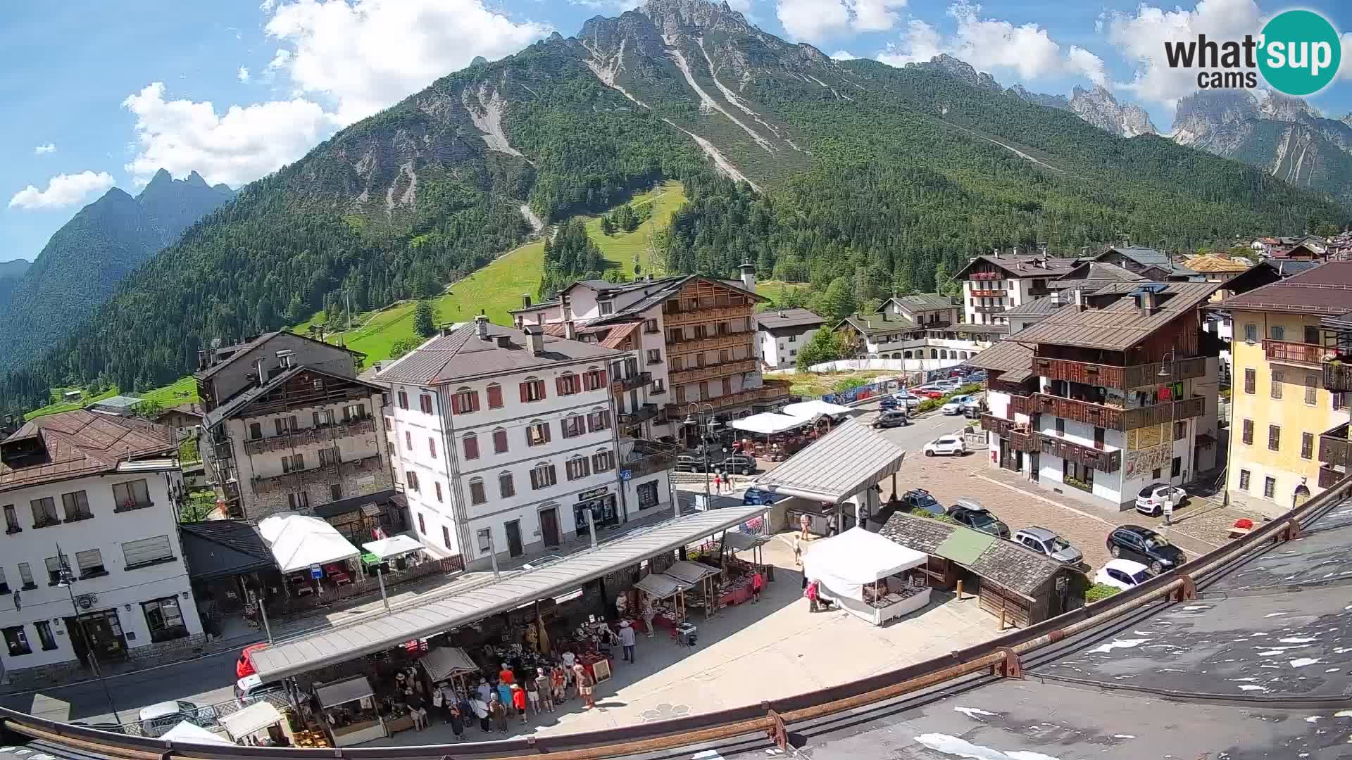 Hauptplatz von Forni di Sopra