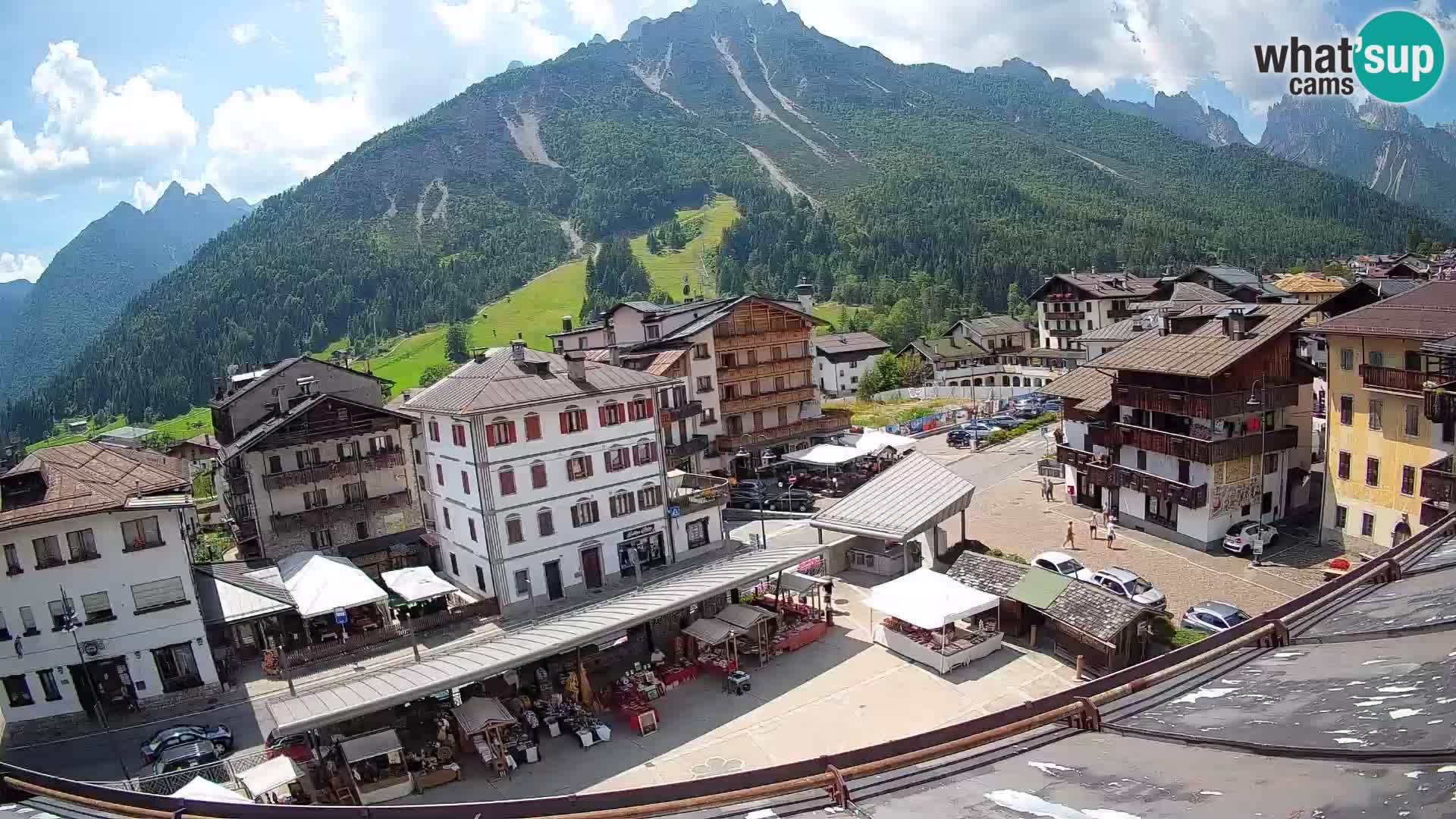 Hauptplatz von Forni di Sopra