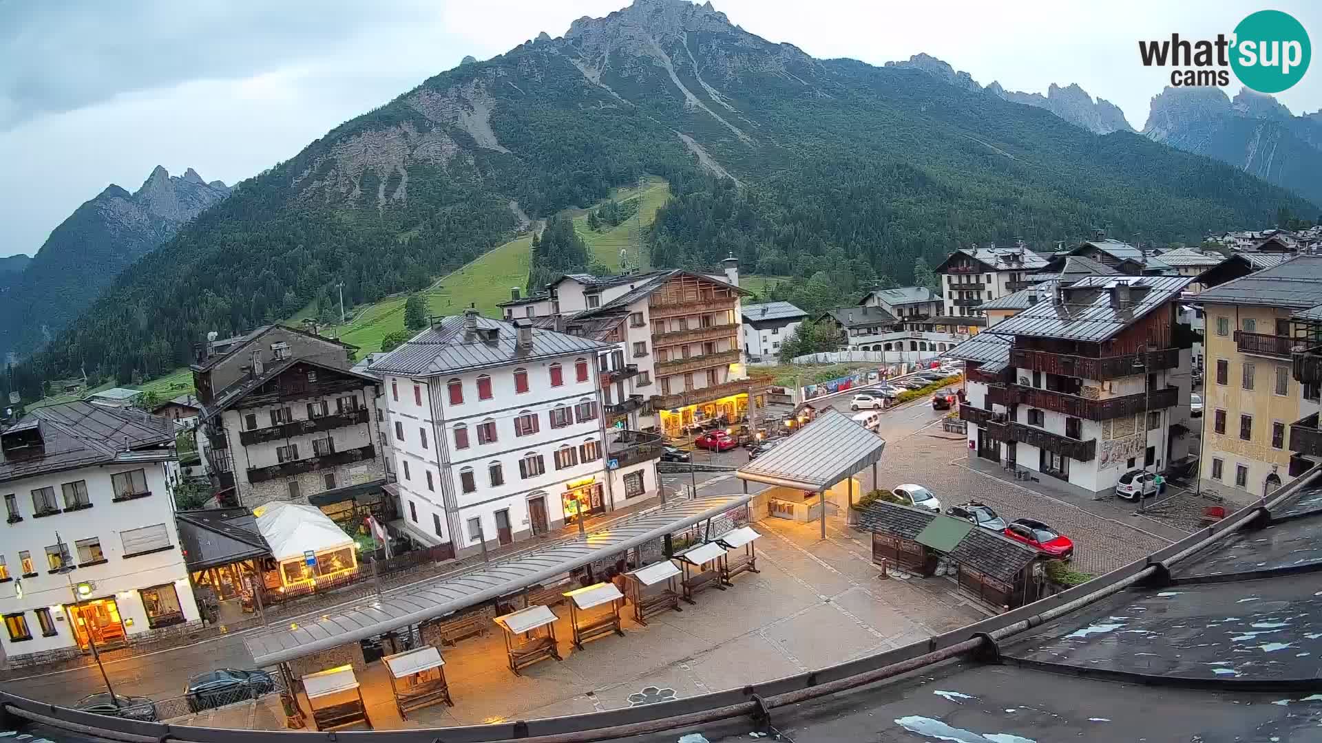 Piazza centrale di Forni di Sopra