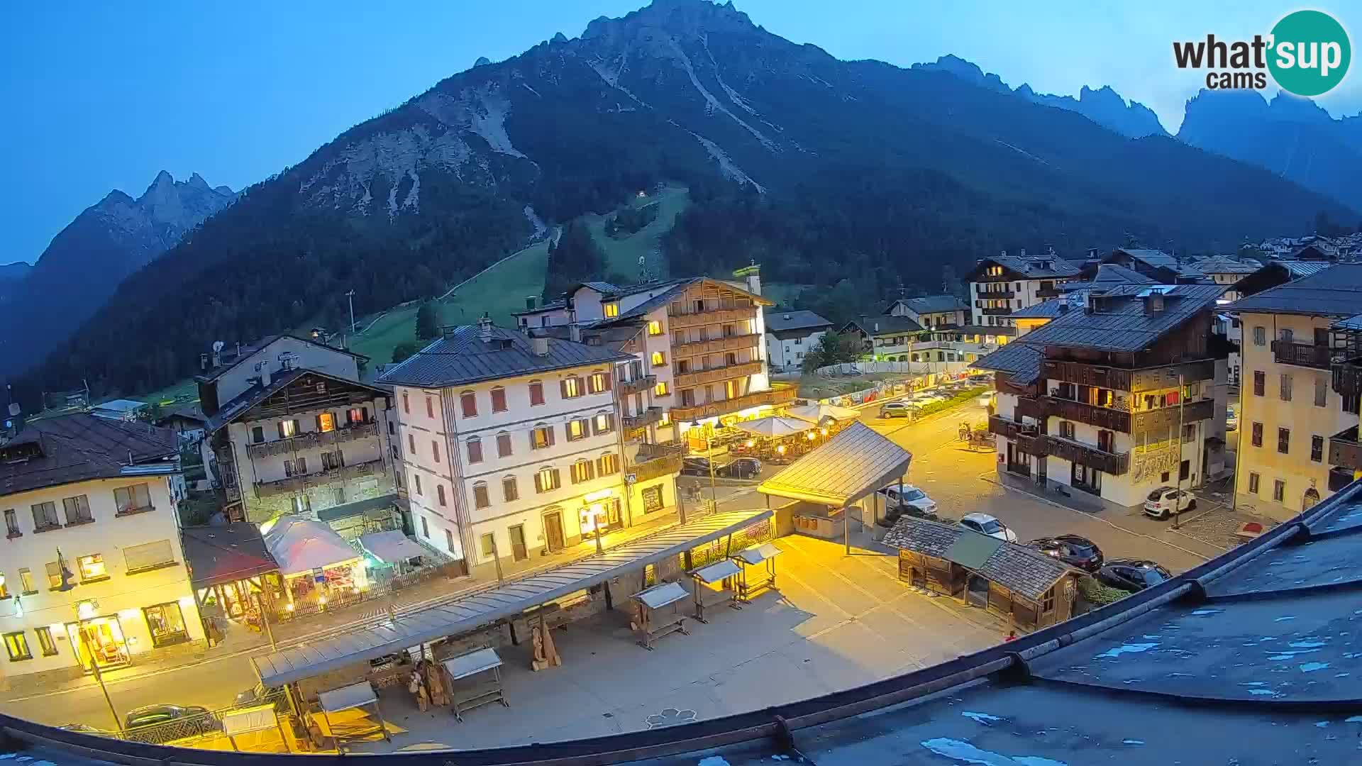 Piazza centrale di Forni di Sopra
