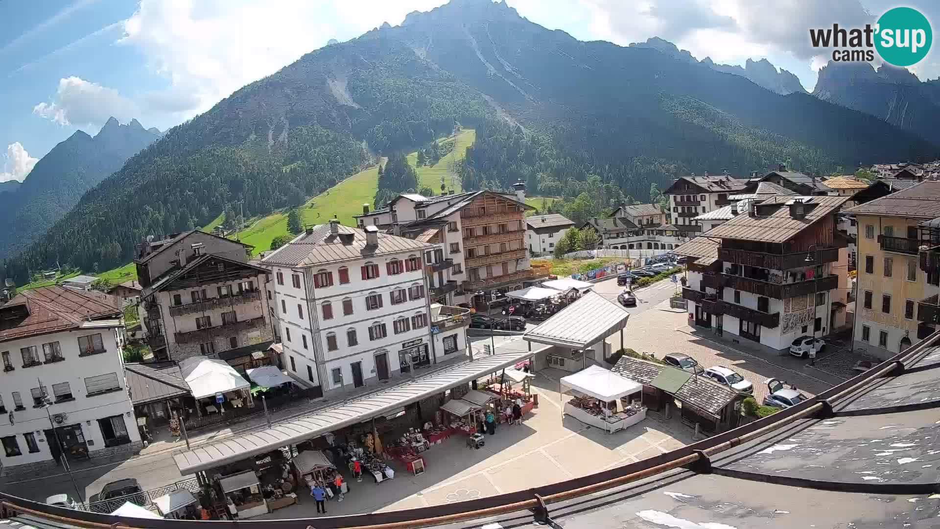 Plaza principal de Forni di Sopra