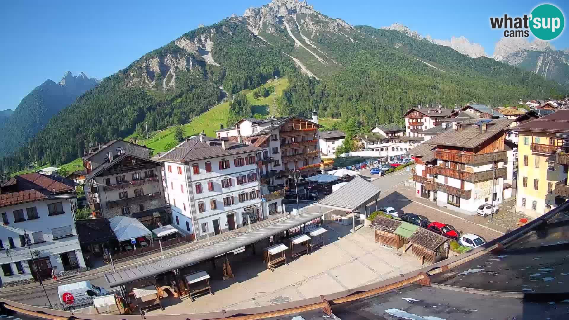 Piazza centrale di Forni di Sopra