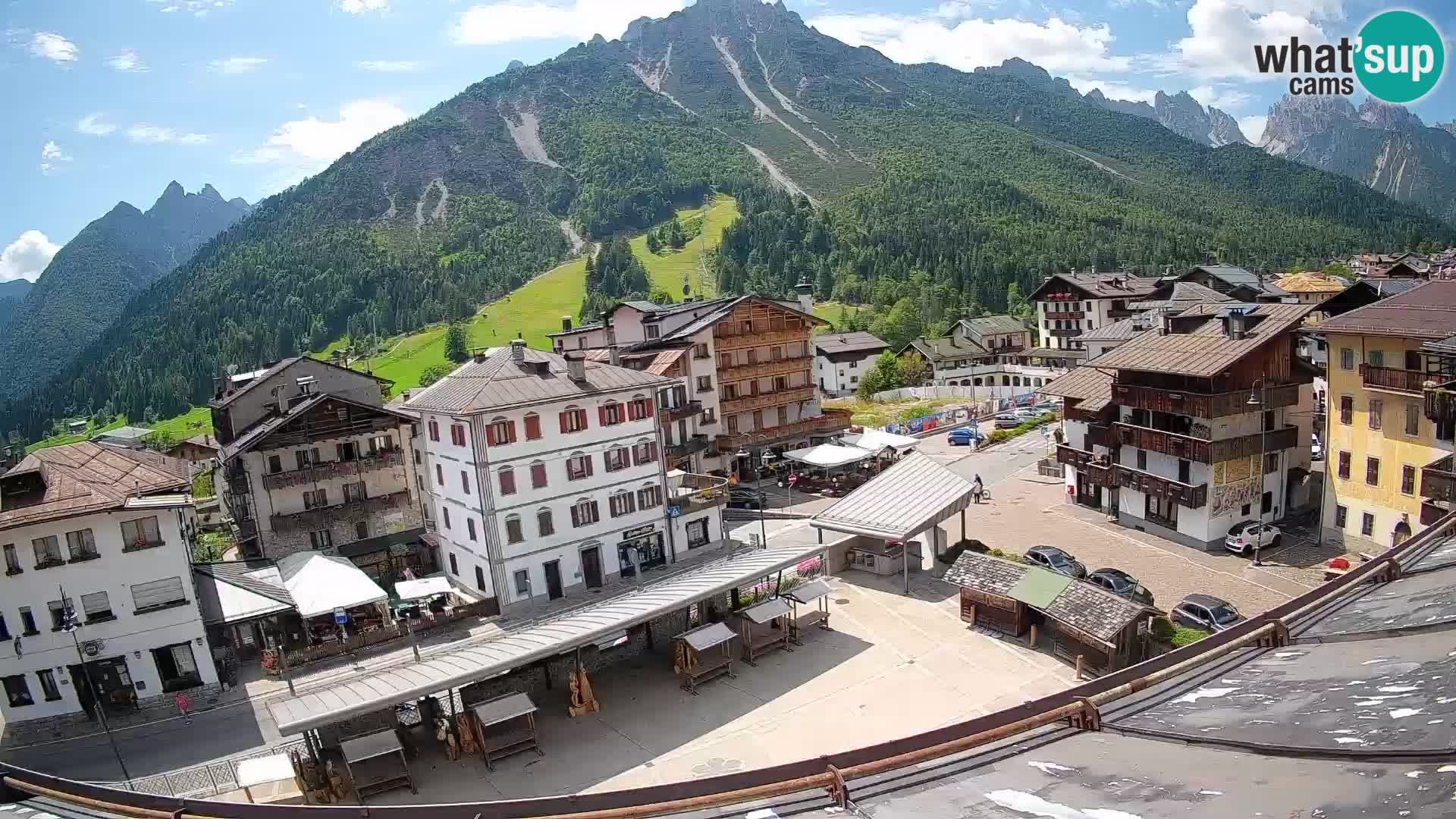 Hauptplatz von Forni di Sopra
