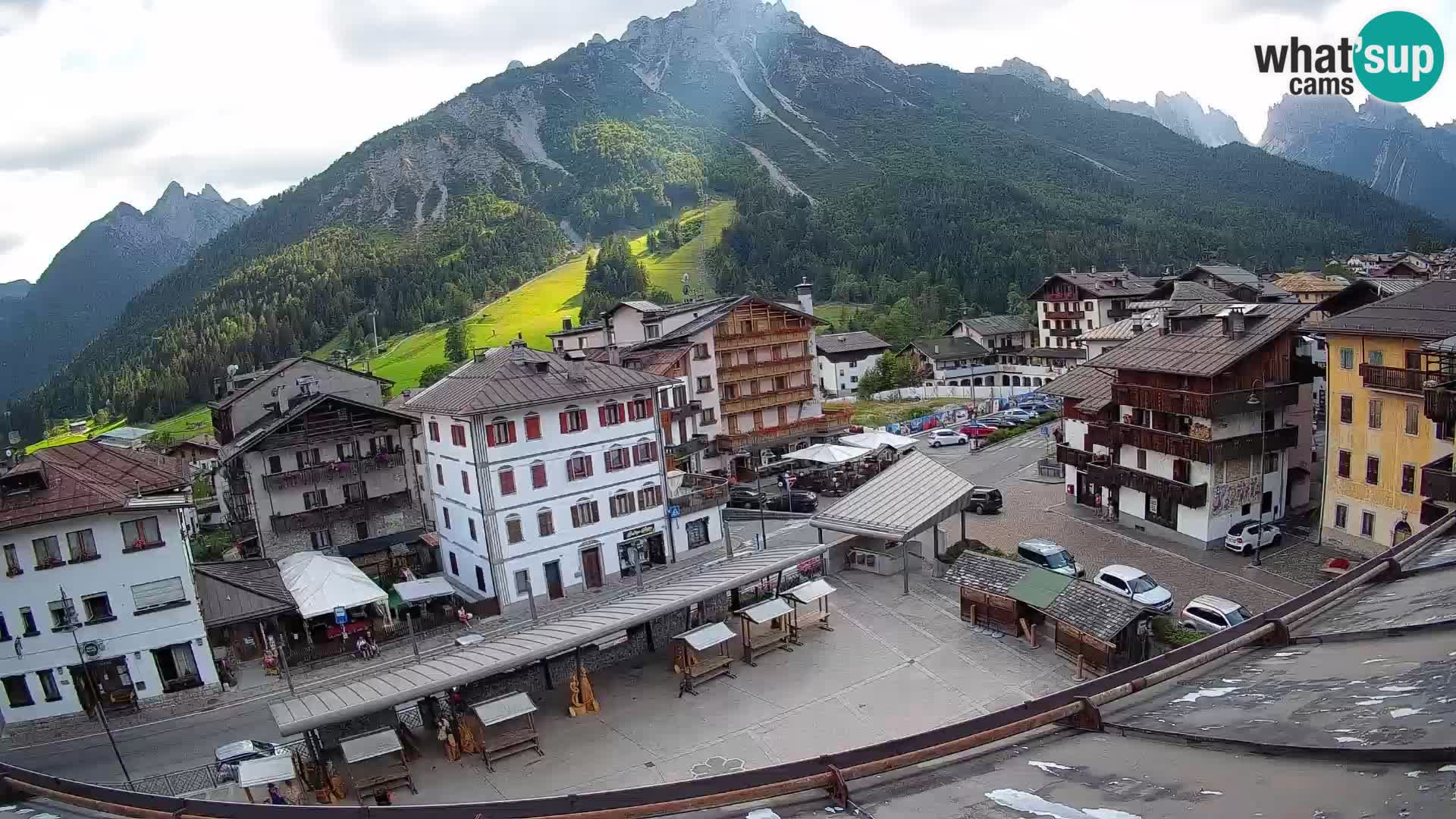 Piazza centrale di Forni di Sopra