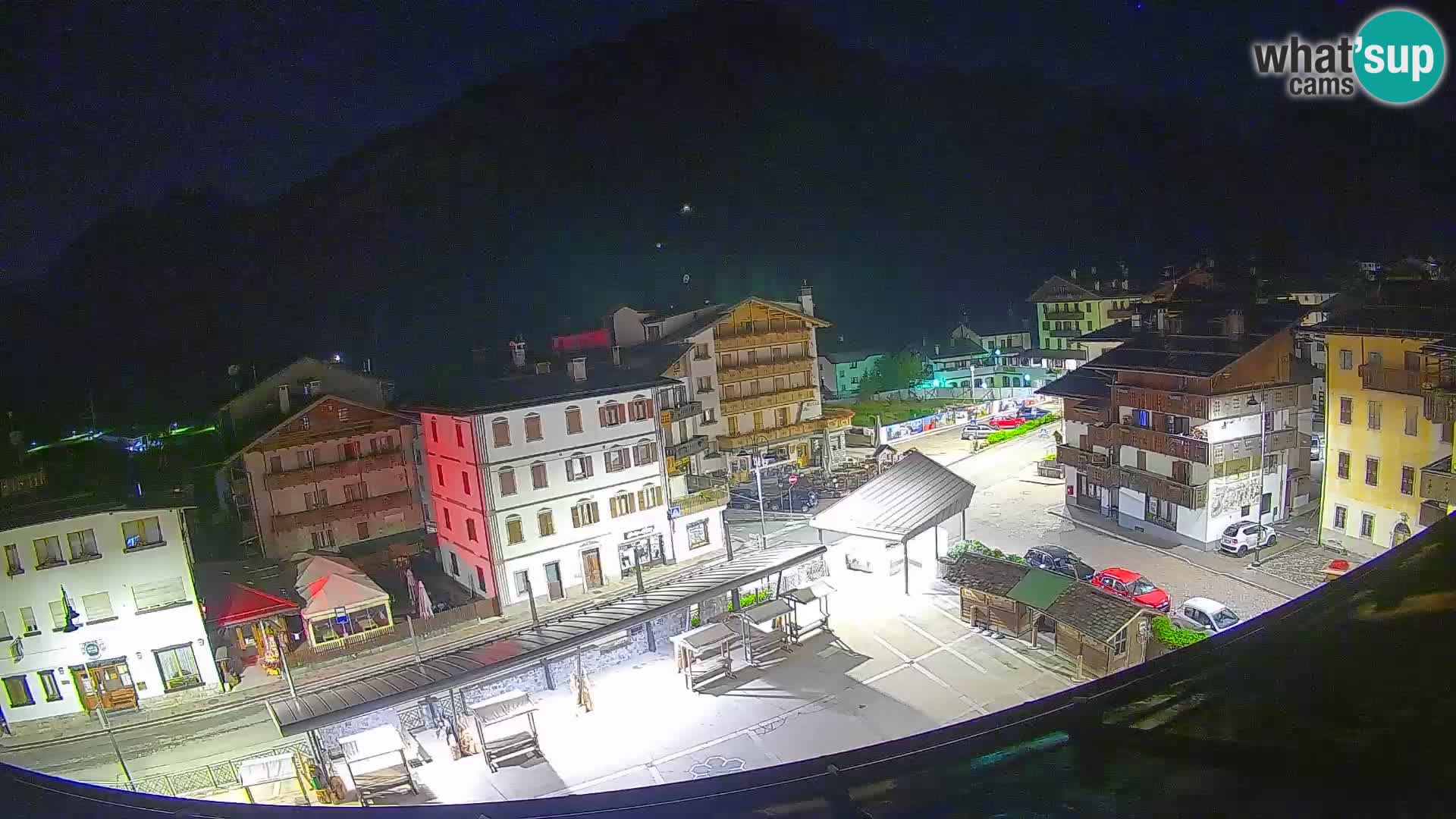 Piazza centrale di Forni di Sopra