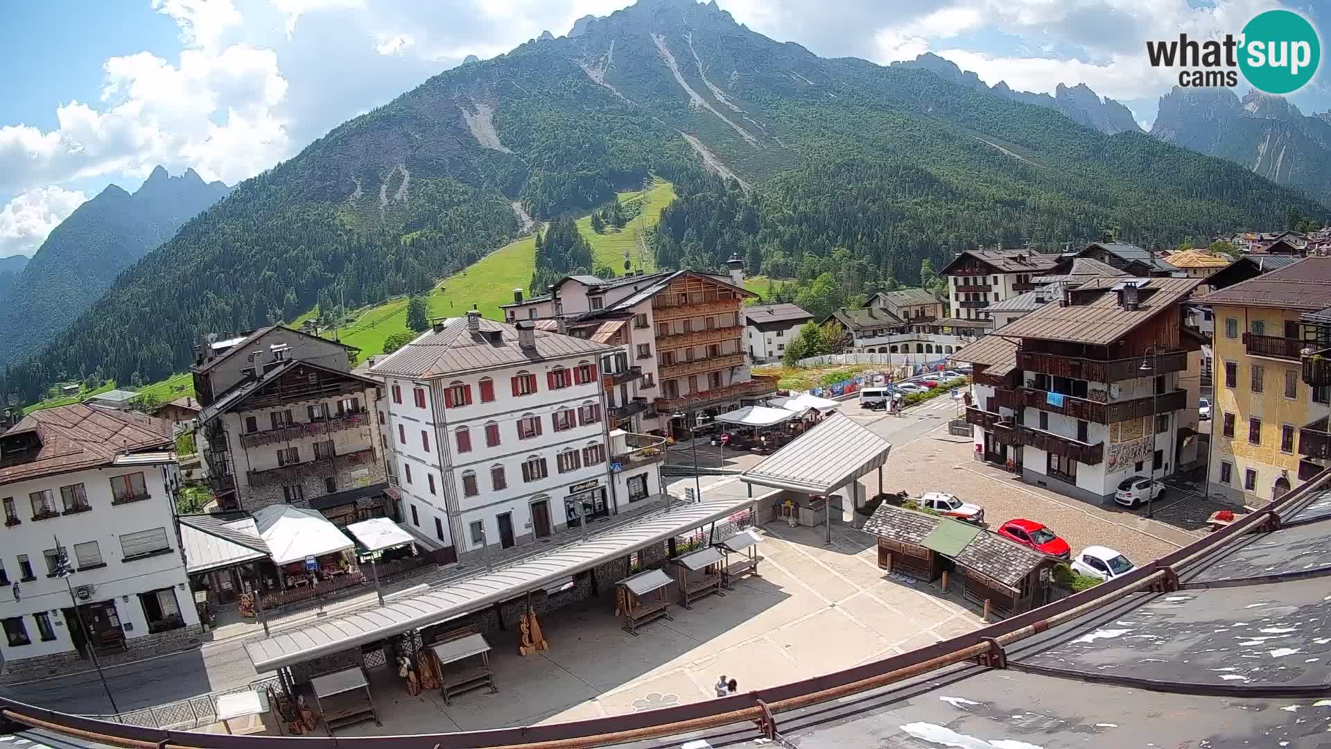 Hauptplatz von Forni di Sopra