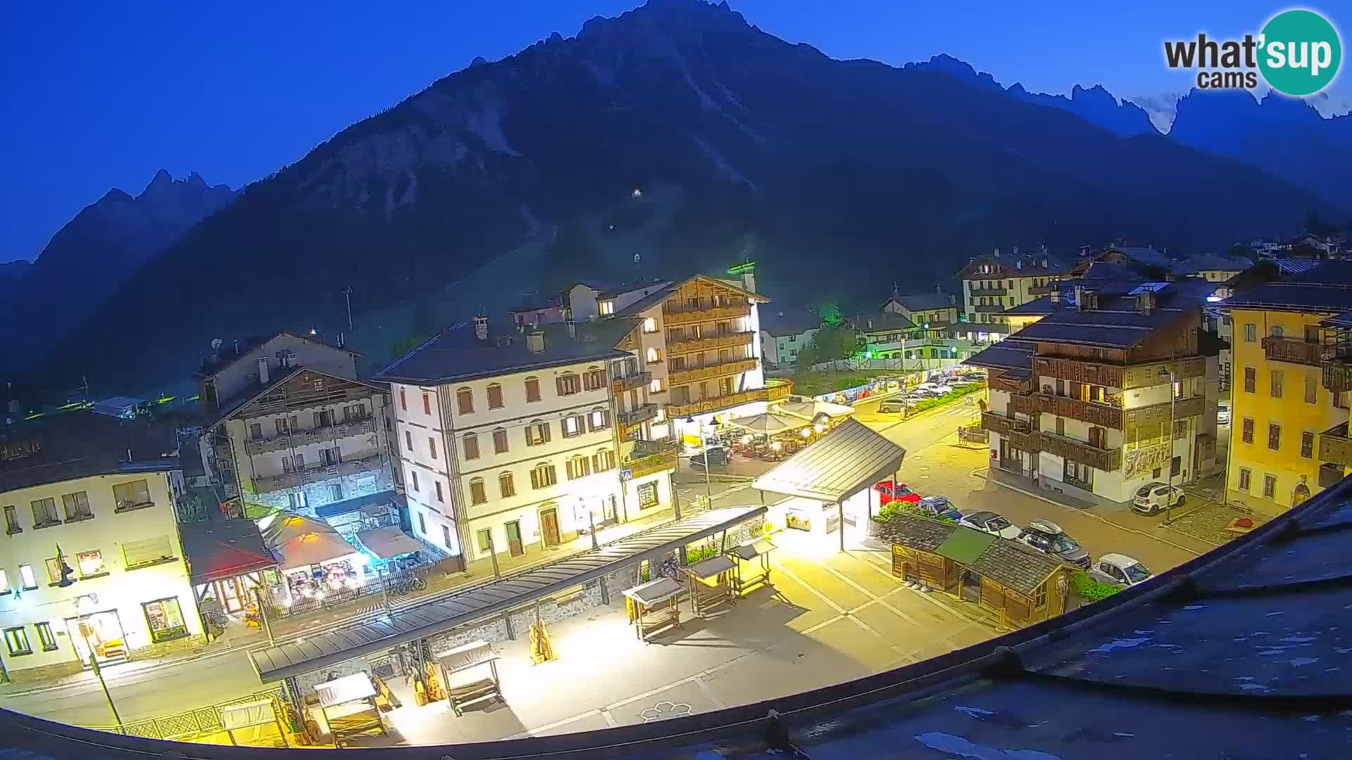 Piazza centrale di Forni di Sopra