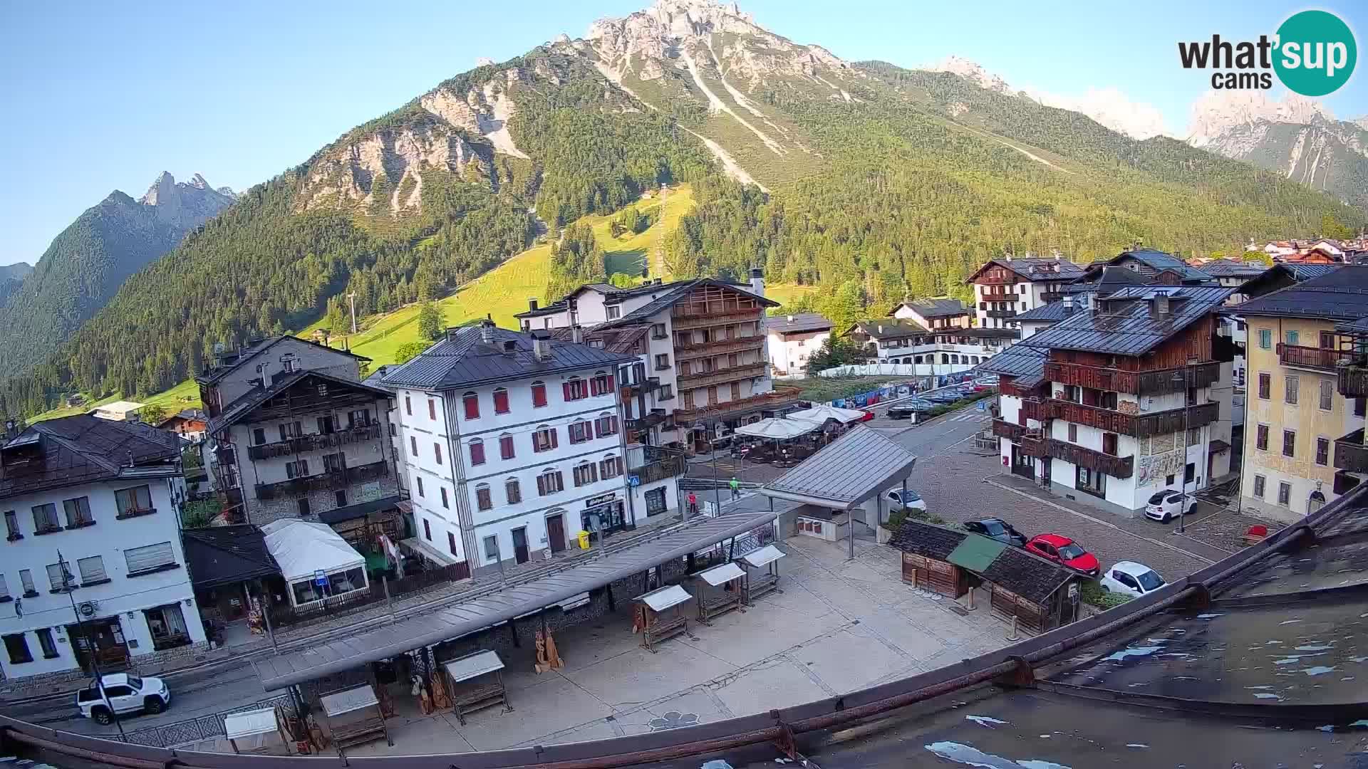 Piazza centrale di Forni di Sopra