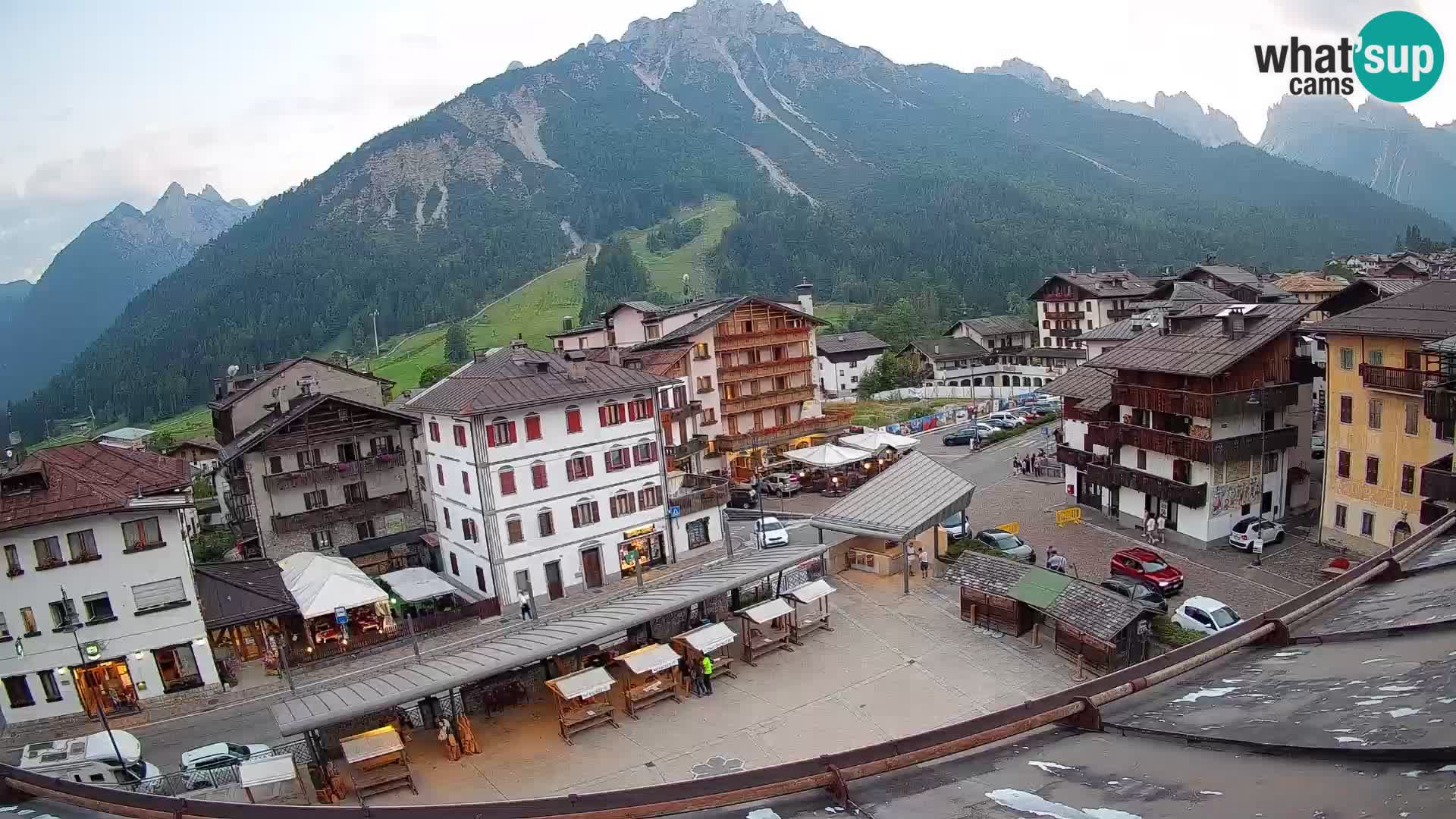 Piazza centrale di Forni di Sopra