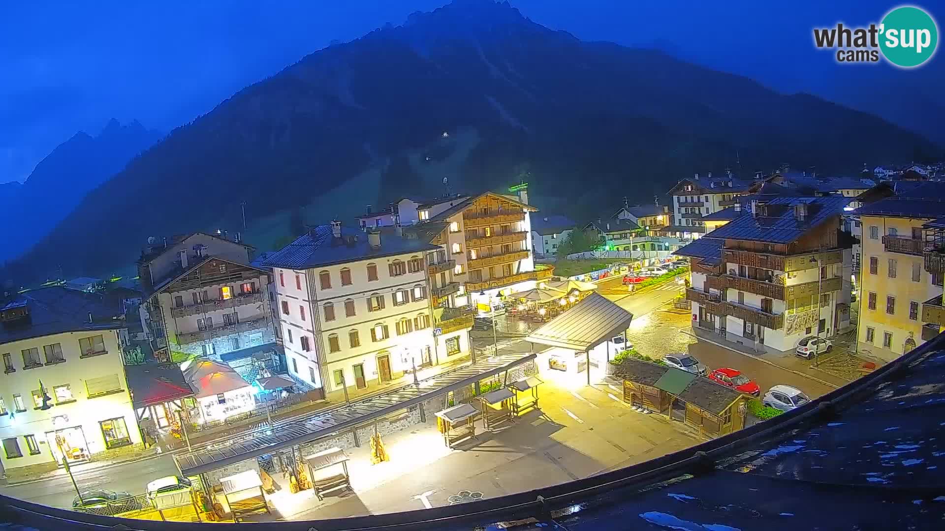 Piazza centrale di Forni di Sopra