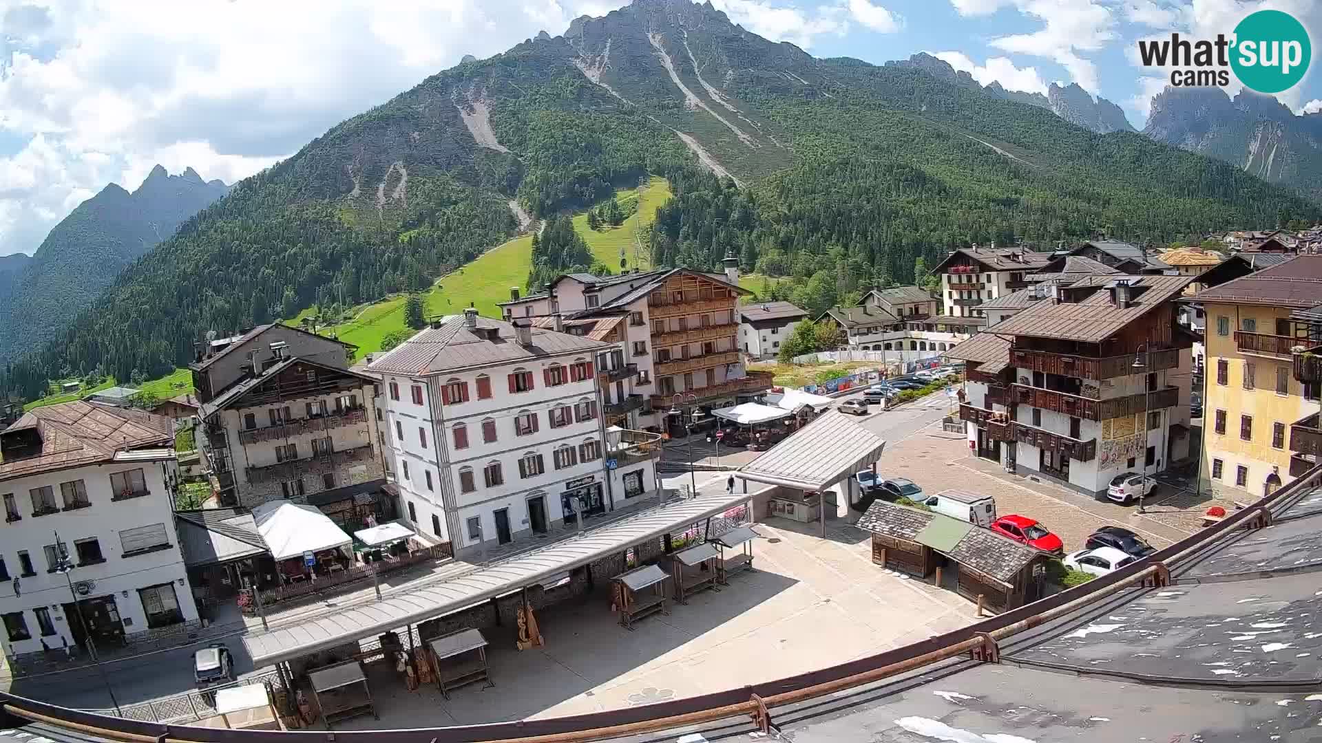 Hauptplatz von Forni di Sopra