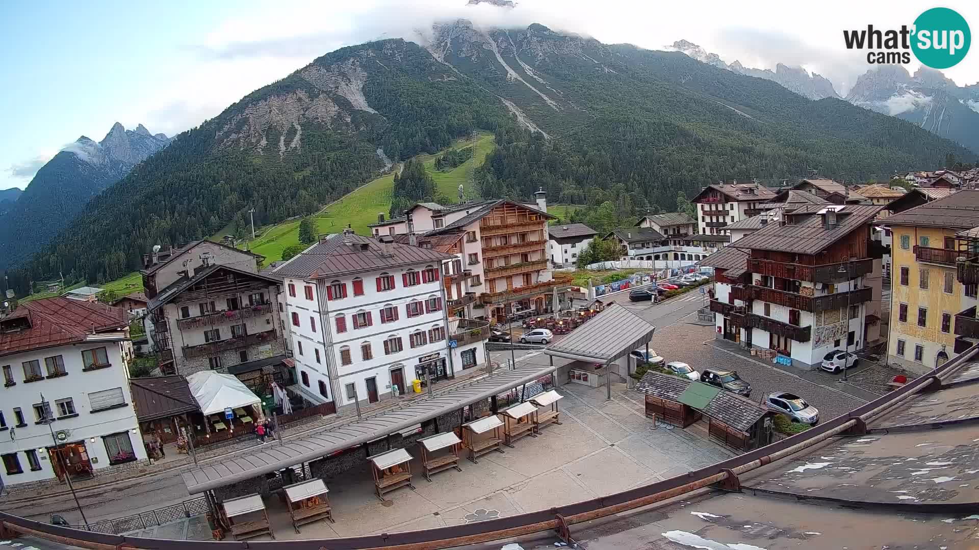 Plaza principal de Forni di Sopra
