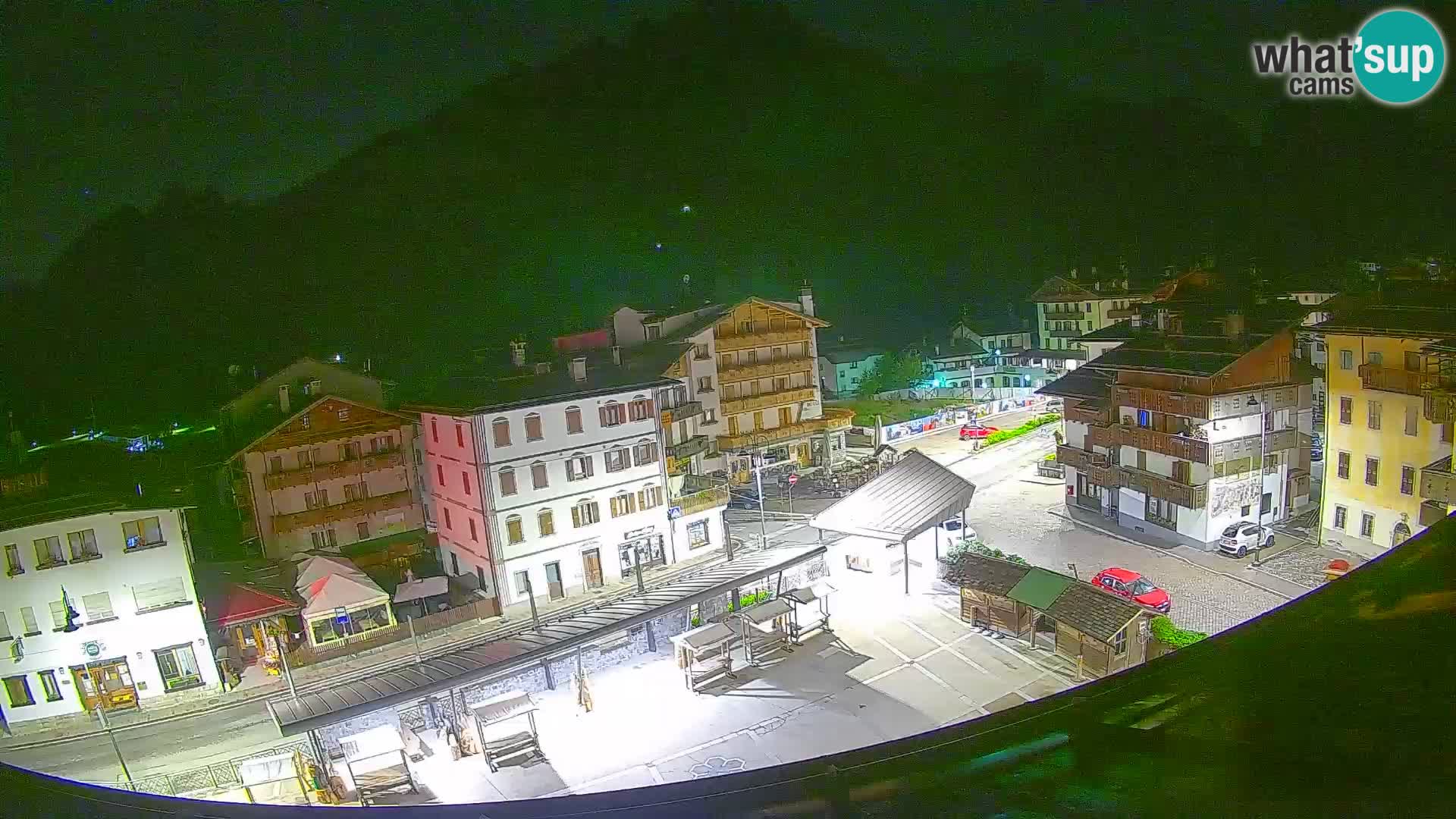 Piazza centrale di Forni di Sopra