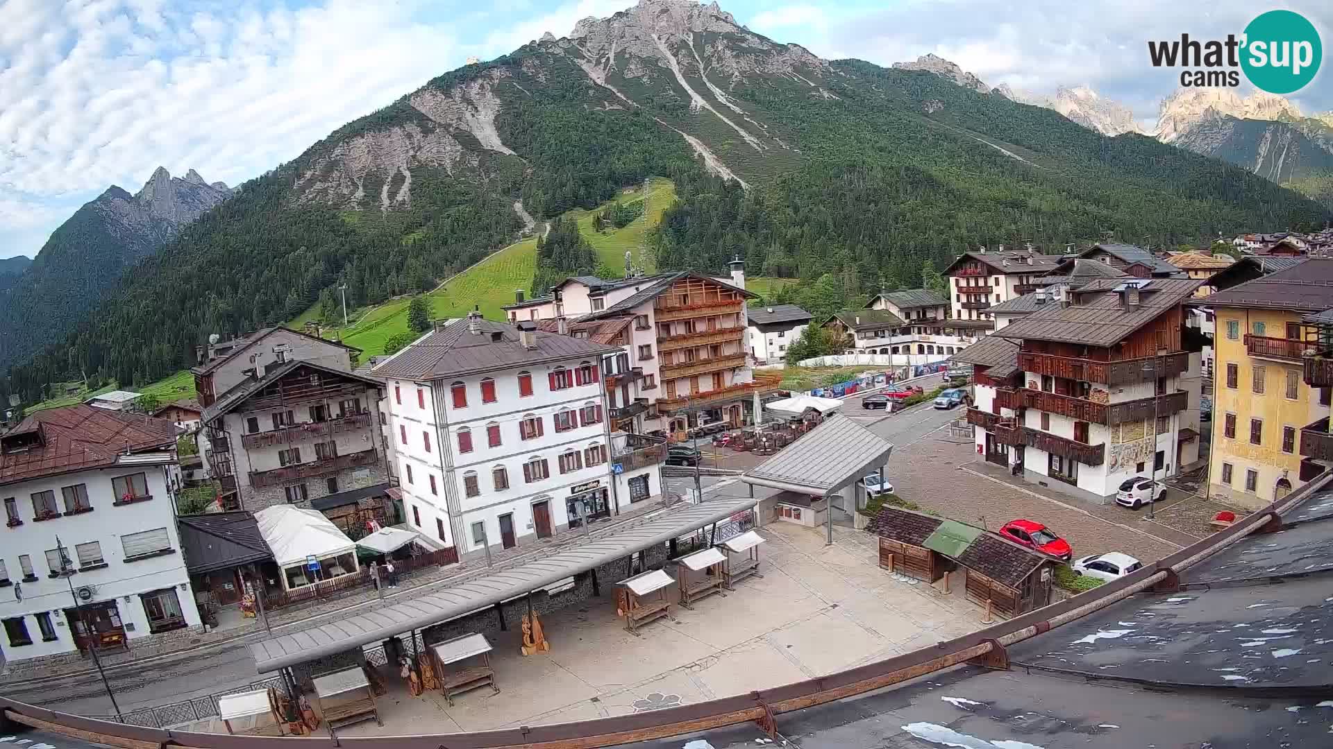 Piazza centrale di Forni di Sopra