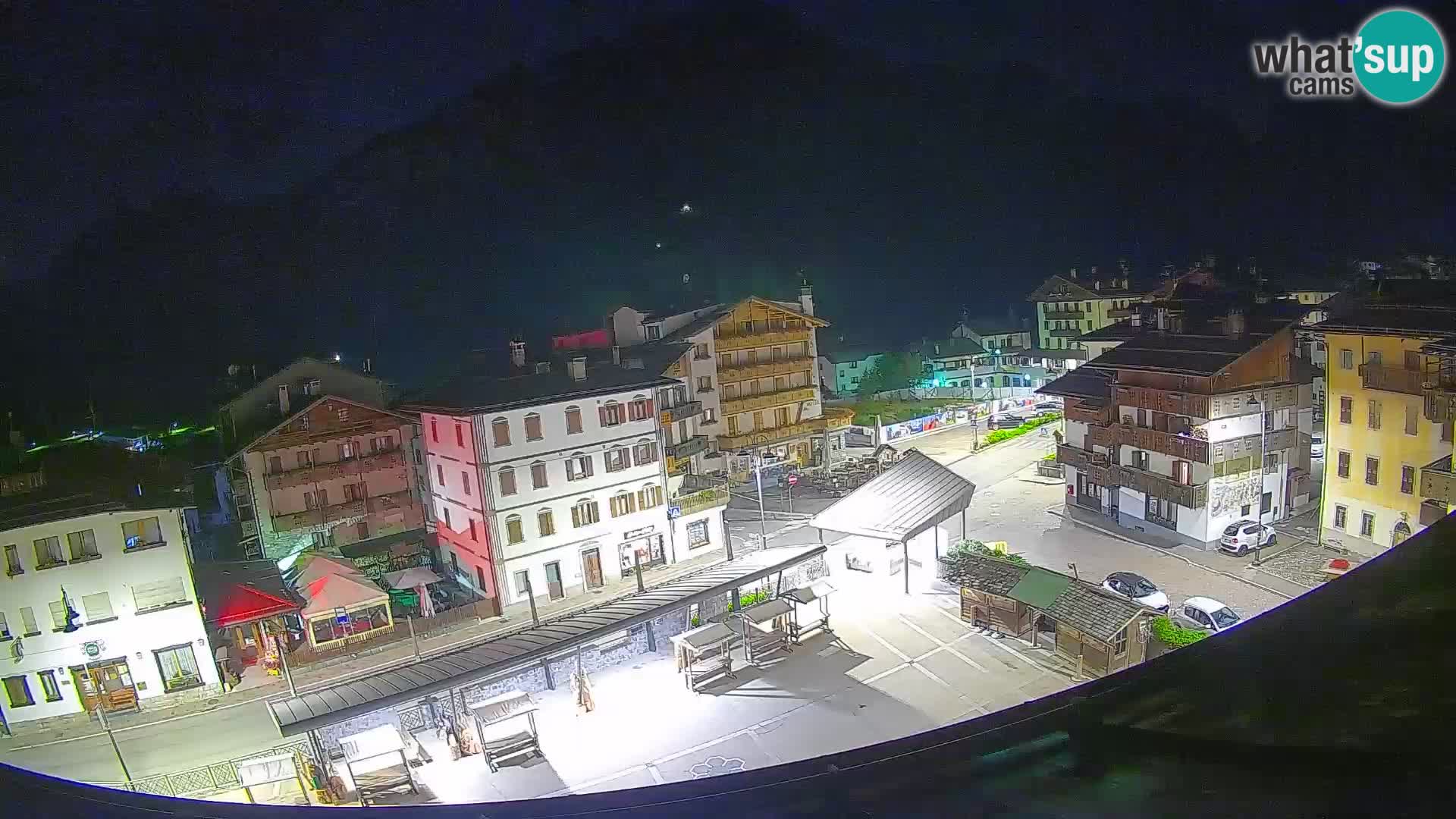Piazza centrale di Forni di Sopra