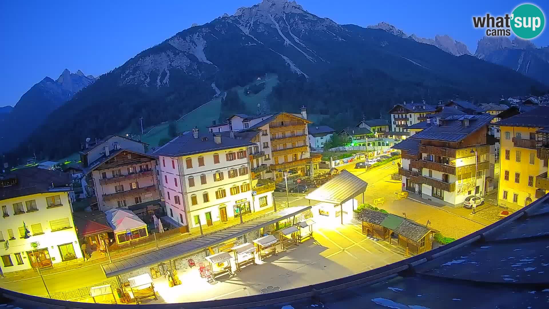 Plaza principal de Forni di Sopra