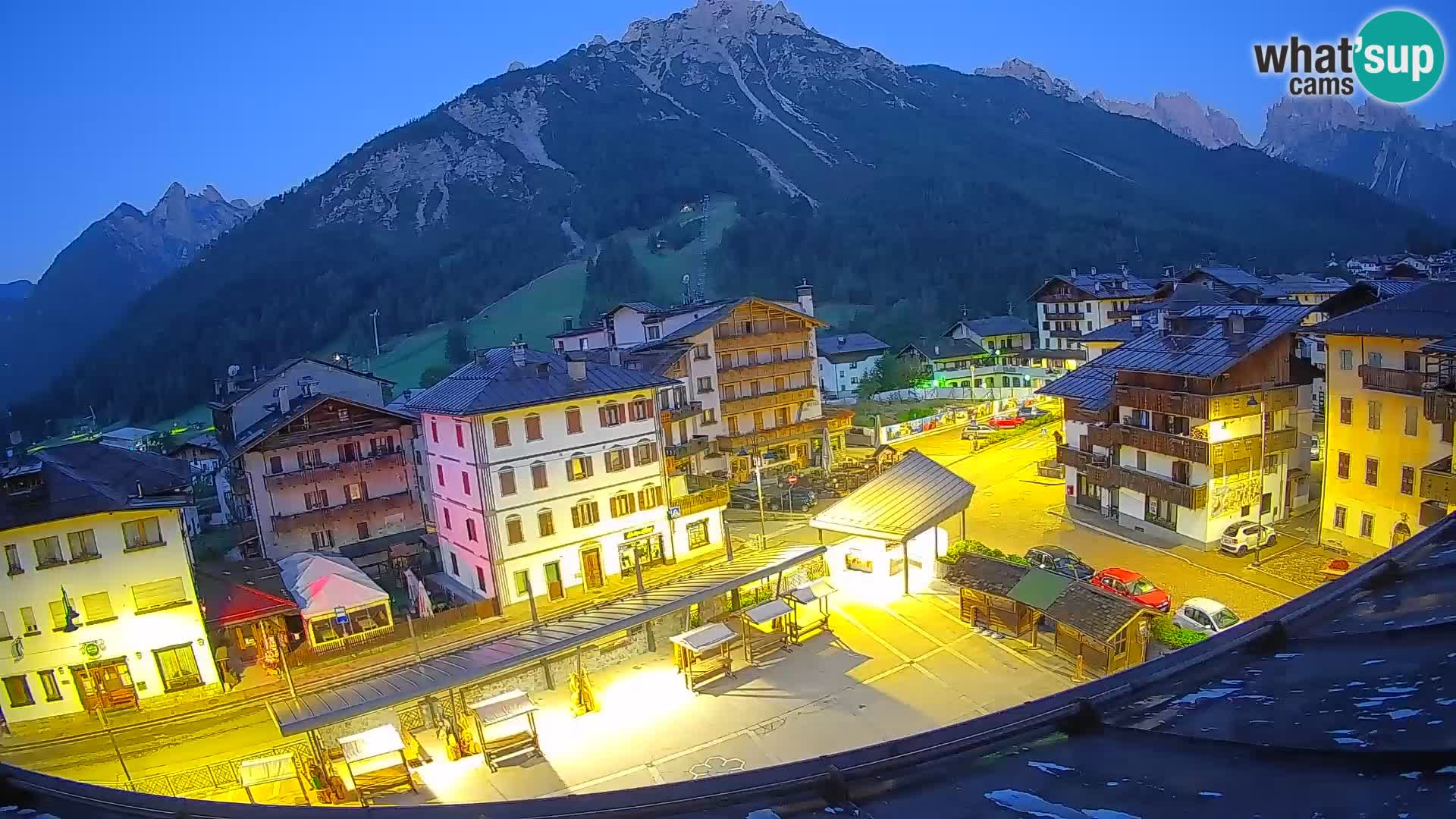 Piazza centrale di Forni di Sopra
