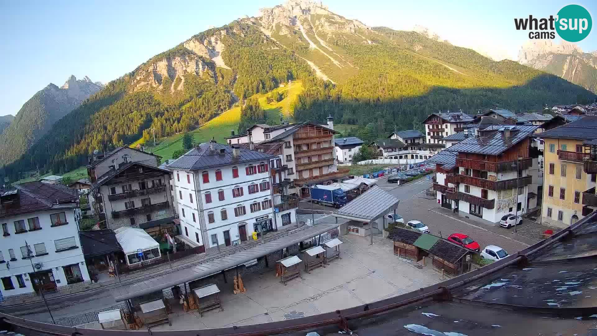 Plaza principal de Forni di Sopra